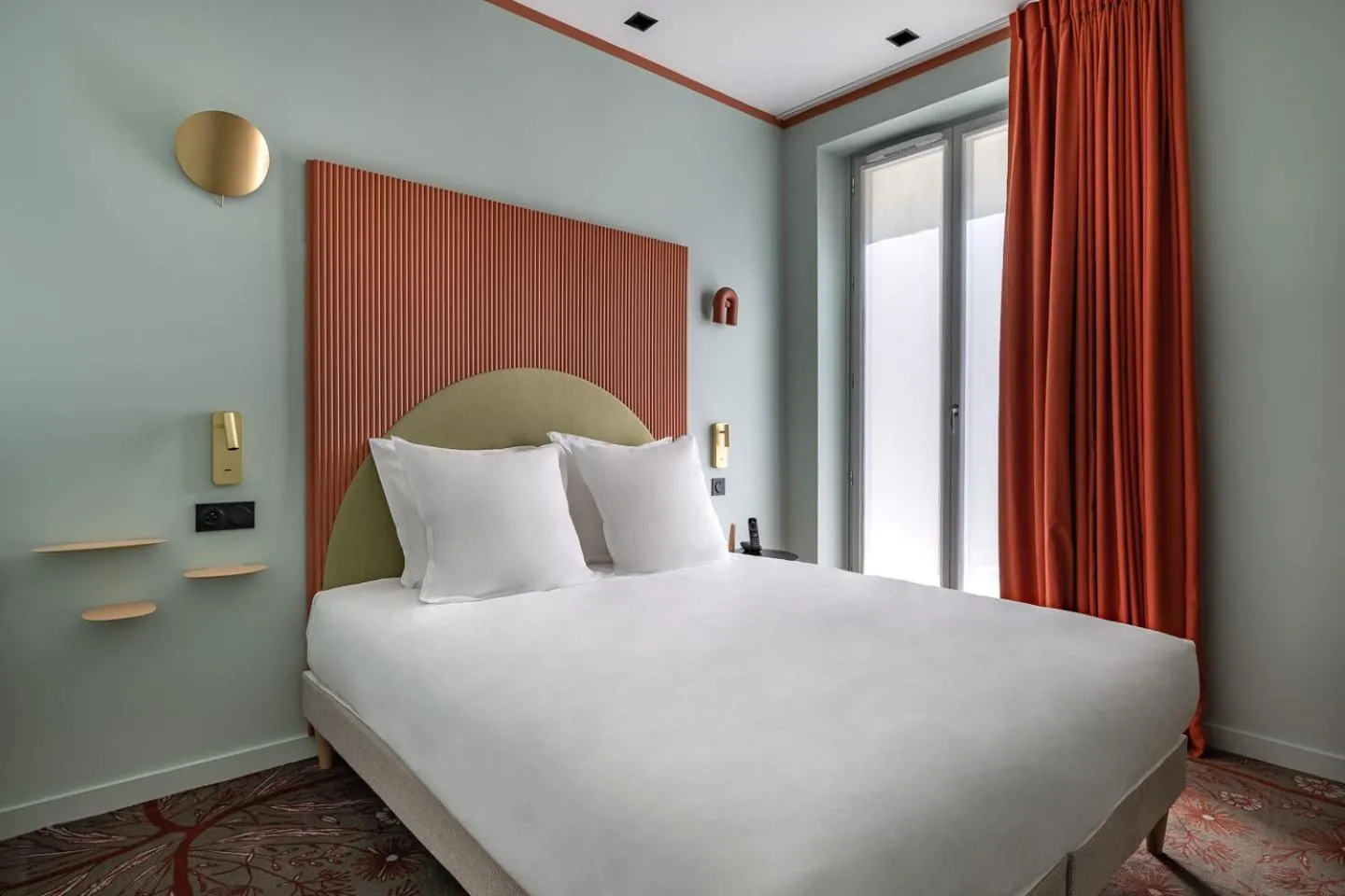 Bed in O.Lysée Hotel