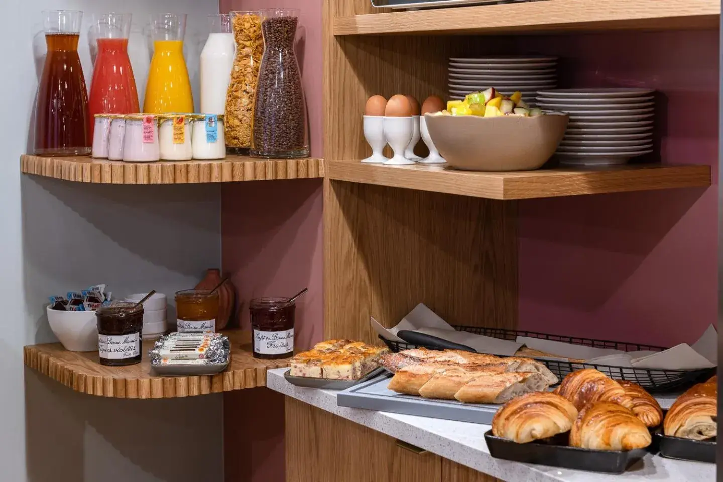 Buffet breakfast in O.Lysée Hotel Buffet breakfast in O.Lysée Hotel