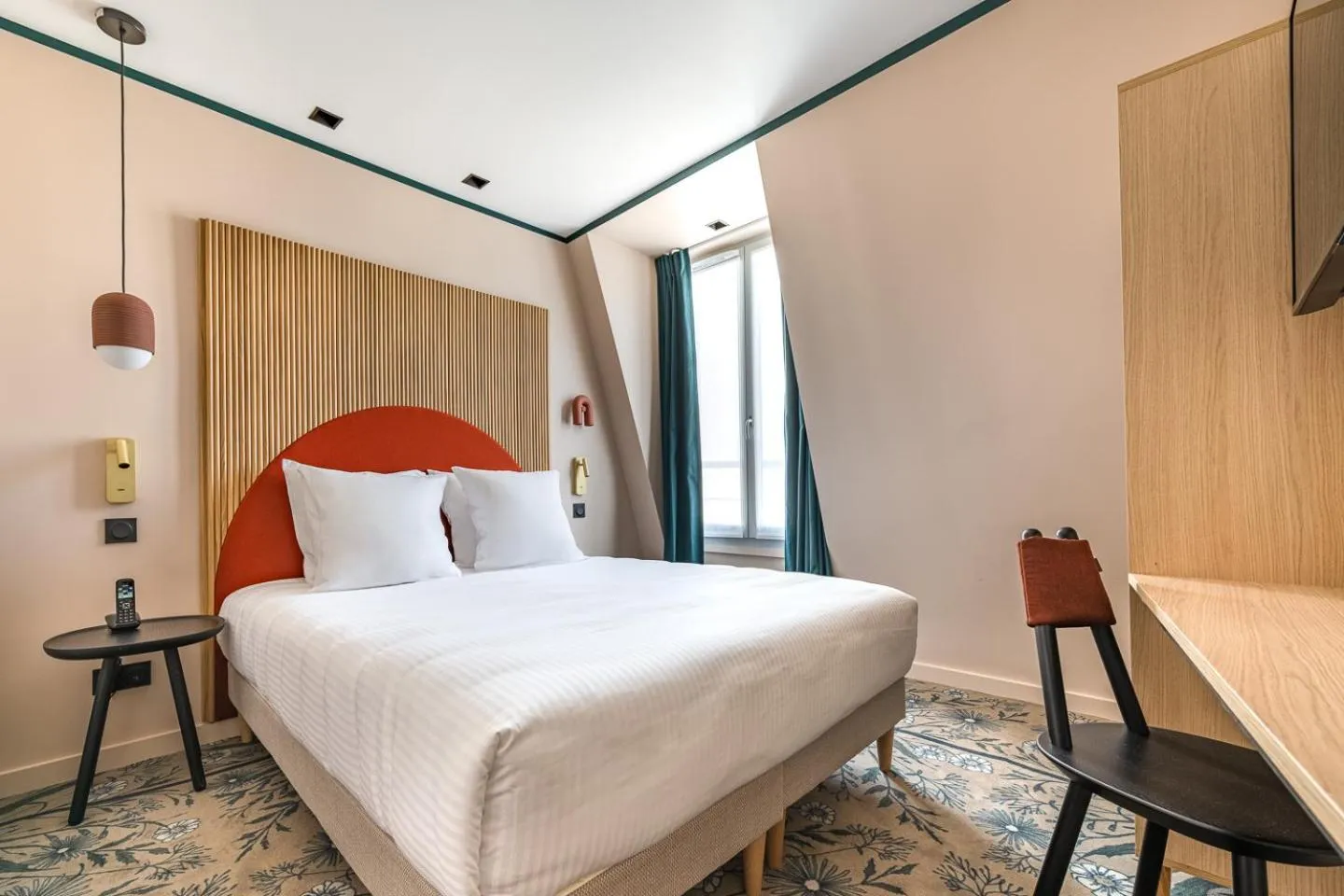 Bed in O.Lysée Hotel