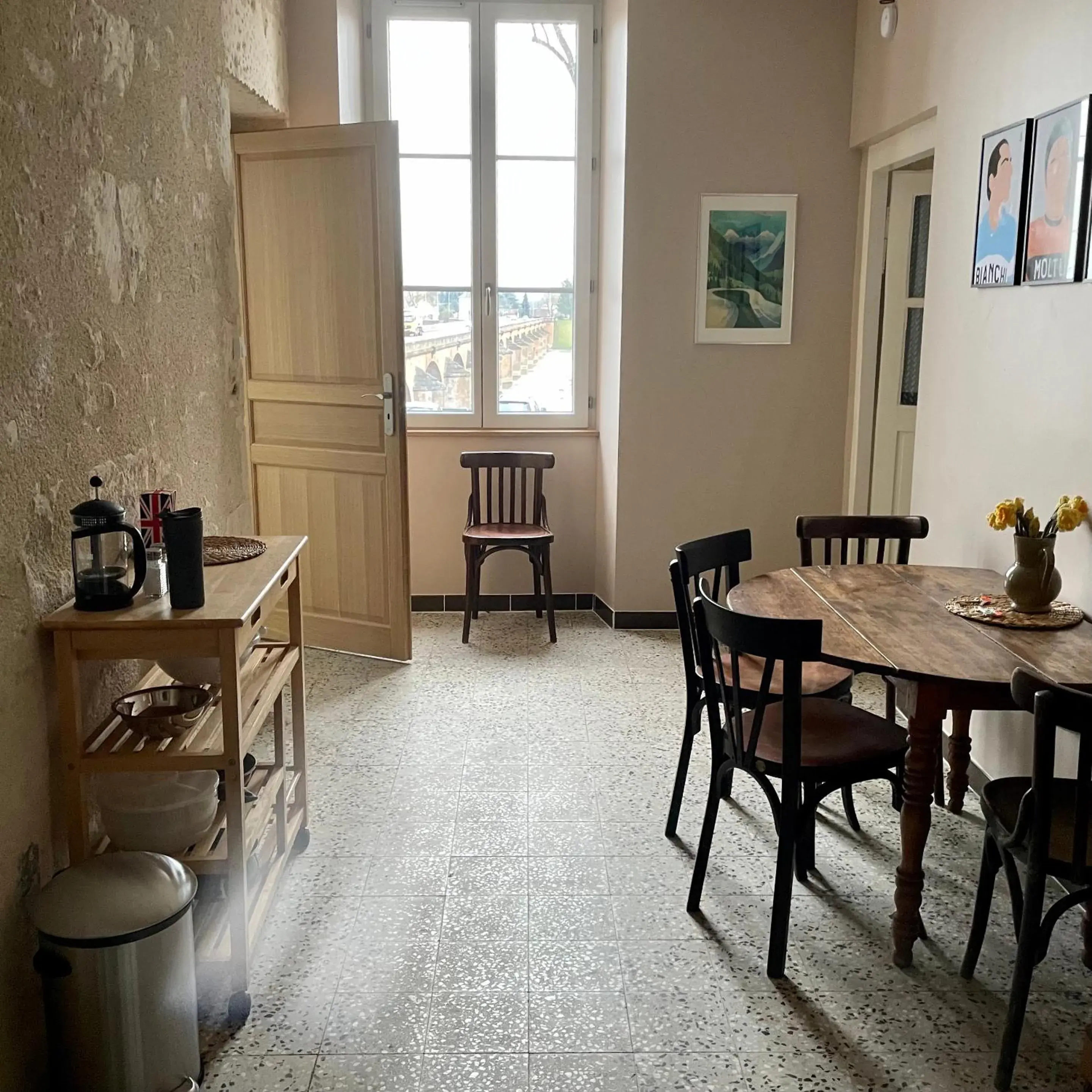 Comfort Triple Room in Cafe Velo Nevers Comfort Triple Room in Cafe Velo Nevers