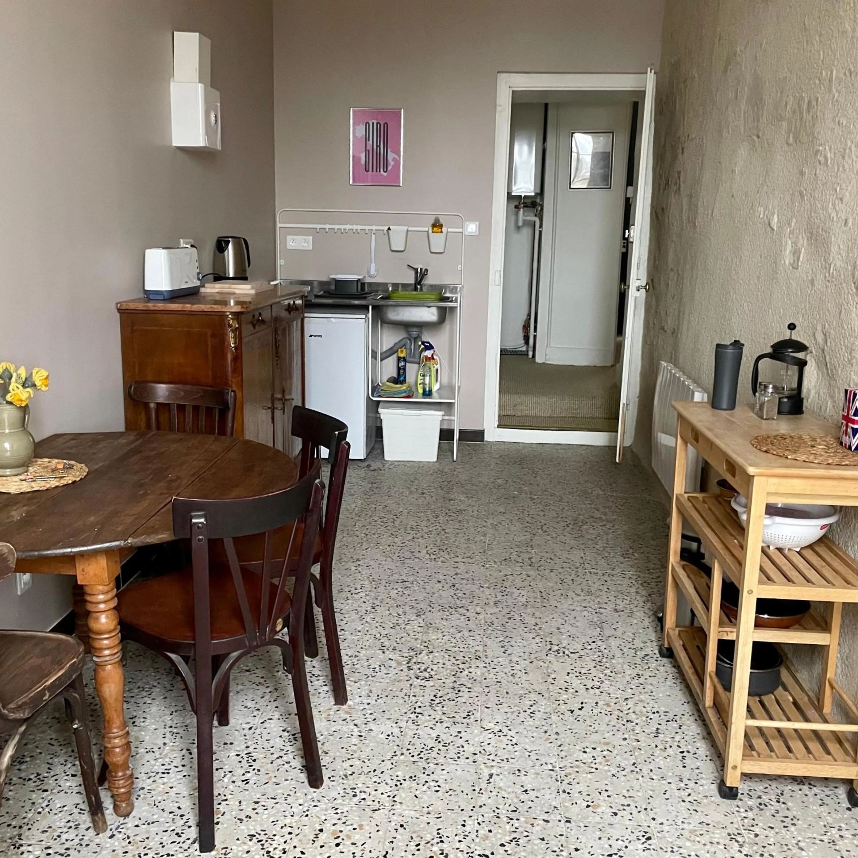 Small Double Room in Cafe Velo Nevers