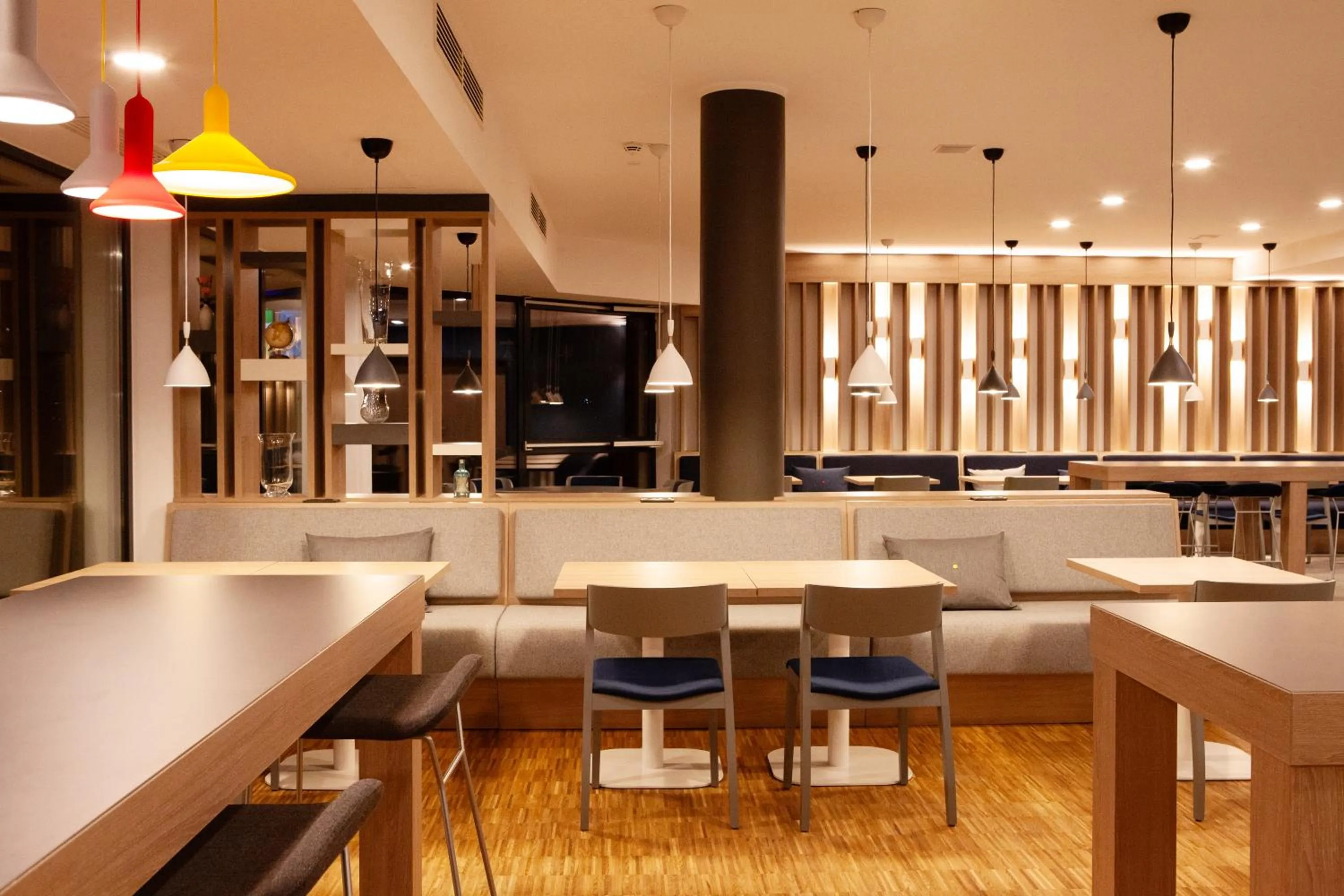 Restaurant/places to eat in Holiday Inn Express Neunkirchen by IHG