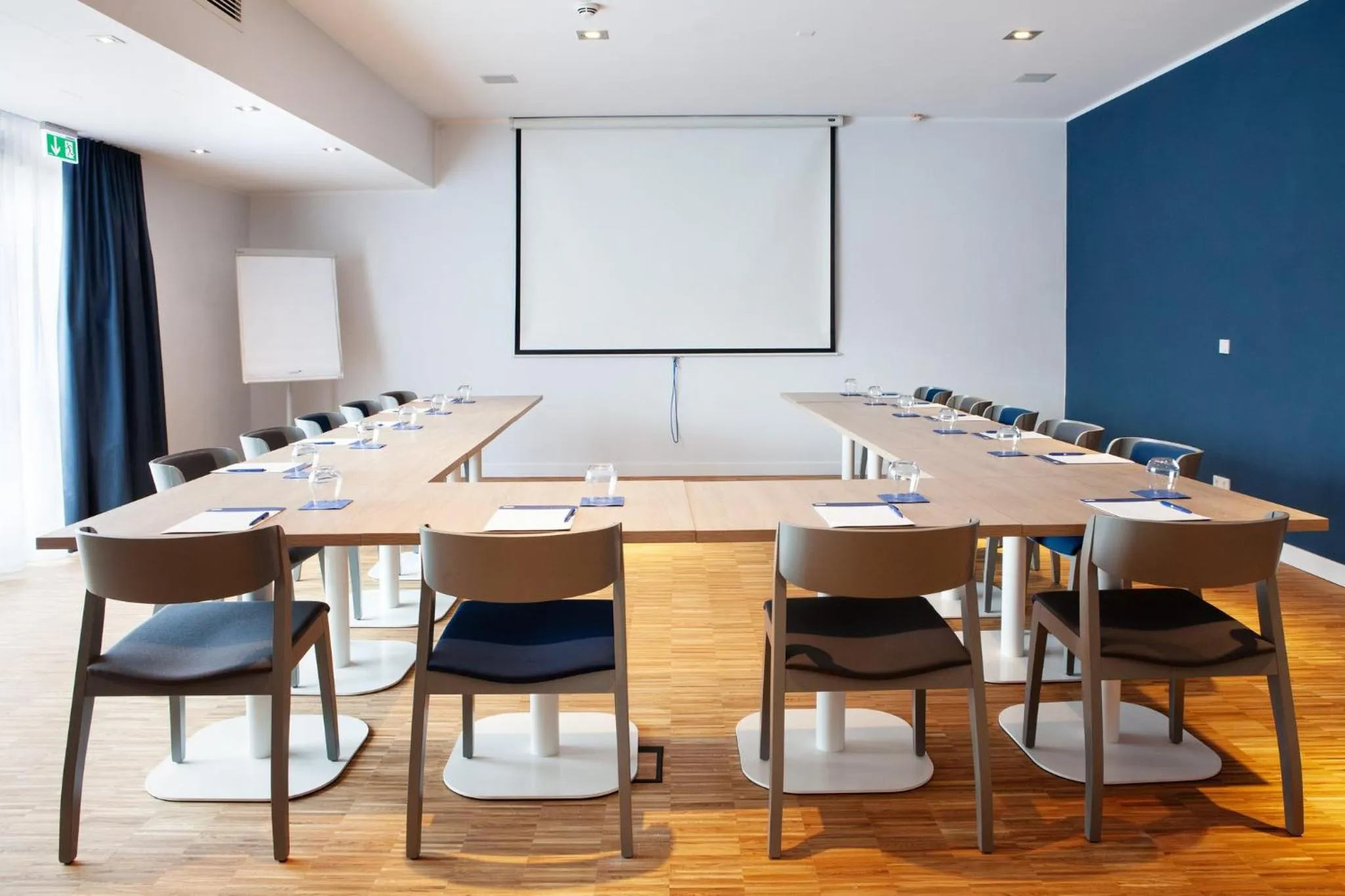 Meeting/conference room in Holiday Inn Express Neunkirchen by IHG