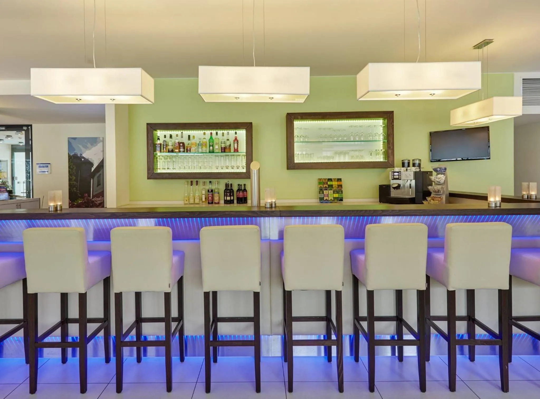 Lounge or bar in Holiday Inn Express Neunkirchen by IHG