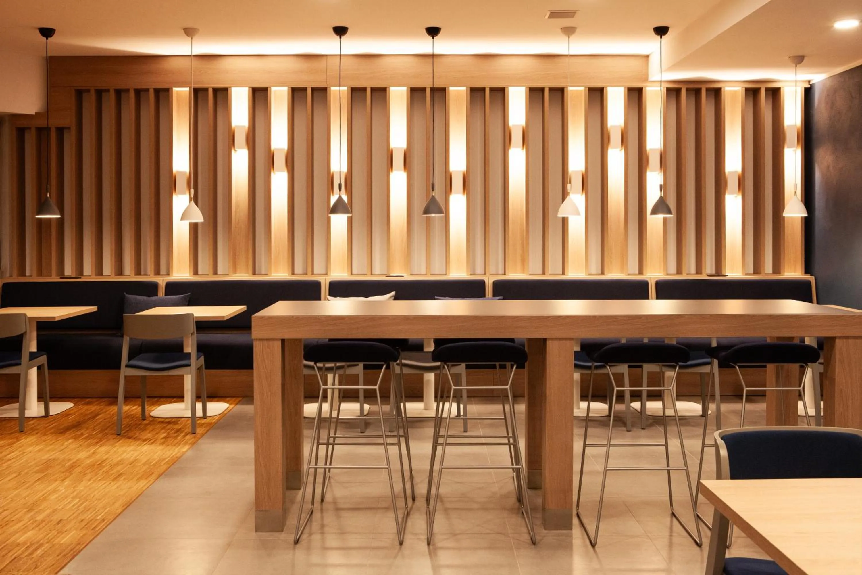 Restaurant/places to eat in Holiday Inn Express Neunkirchen by IHG