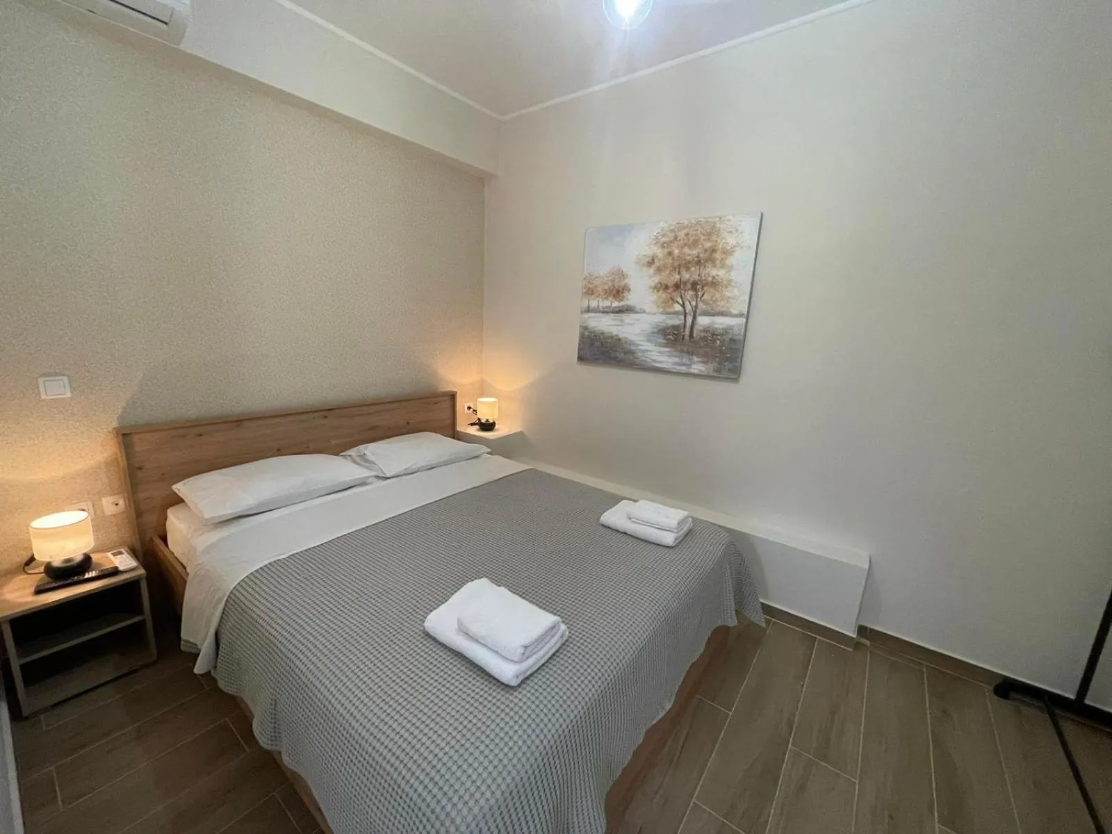 Bed in AVR Airport Deluxe Suites 6 AIRPORT FREE SHUTLE