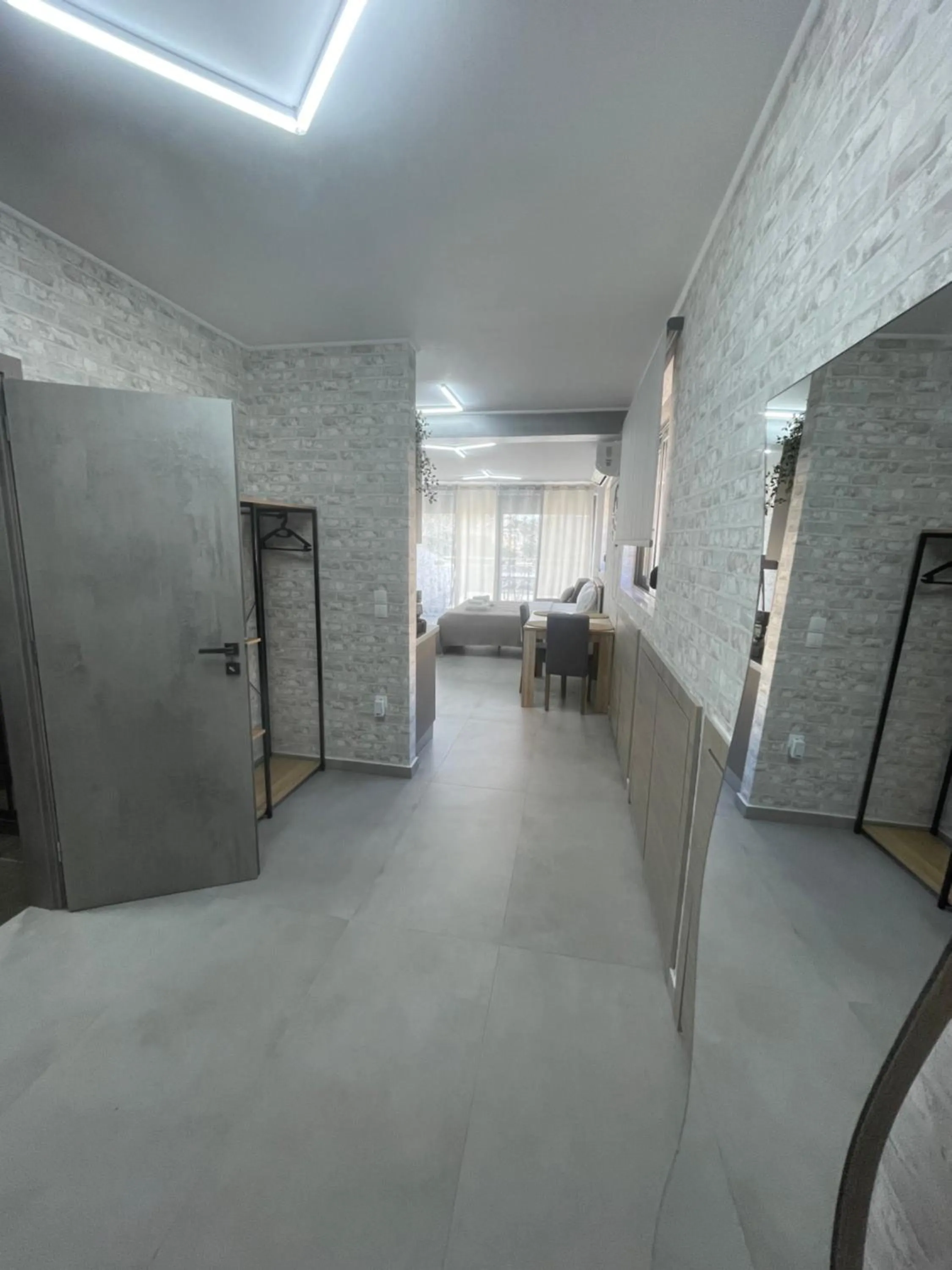 AVR Airport Deluxe Suites 6 AIRPORT FREE SHUTLE