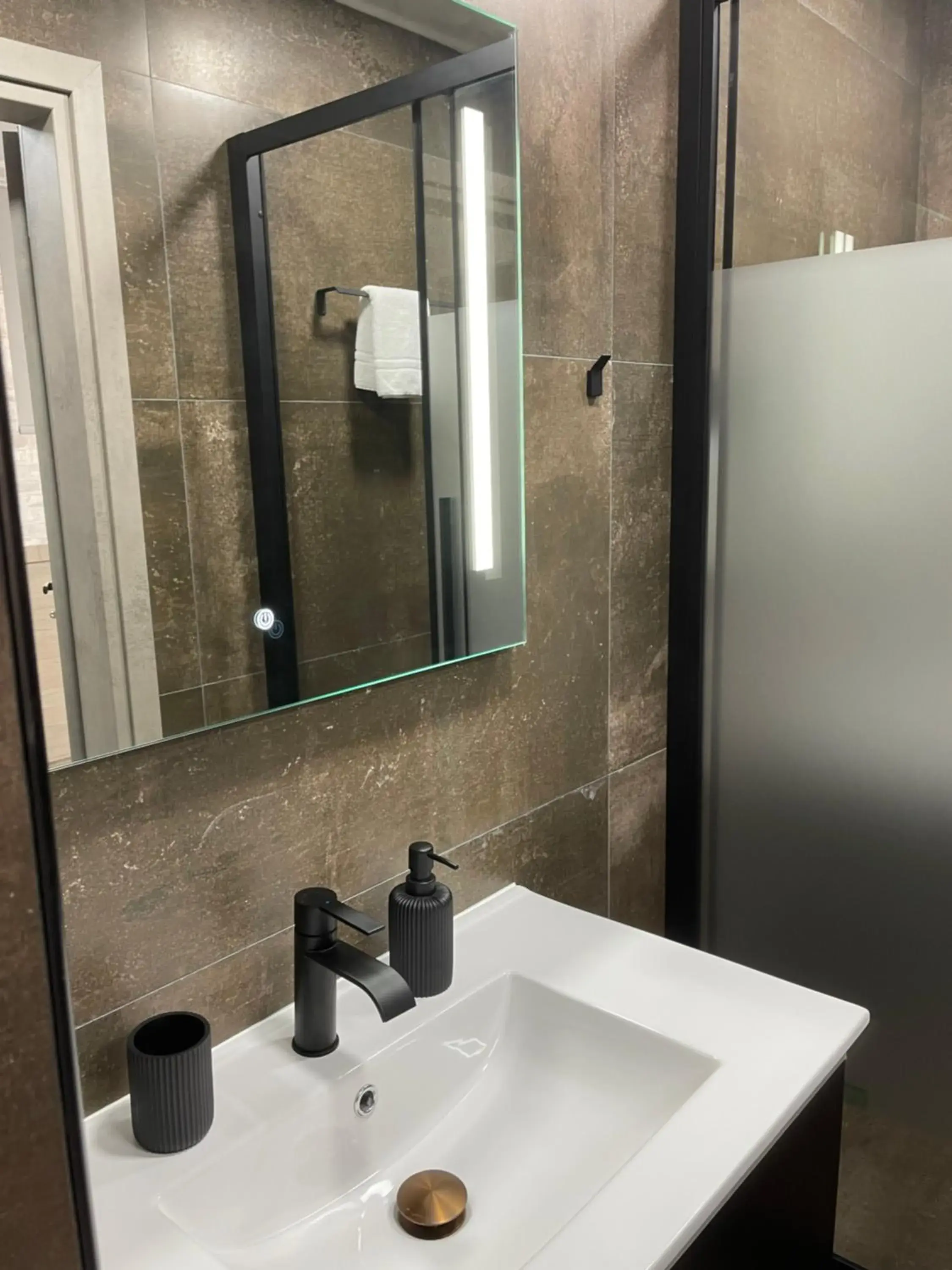 Studio with Balcony in AVR Airport Deluxe Suites 6 AIRPORT FREE SHUTLE Studio with Balcony in AVR Airport Deluxe Suites 6 AIRPORT FREE SHUTLE