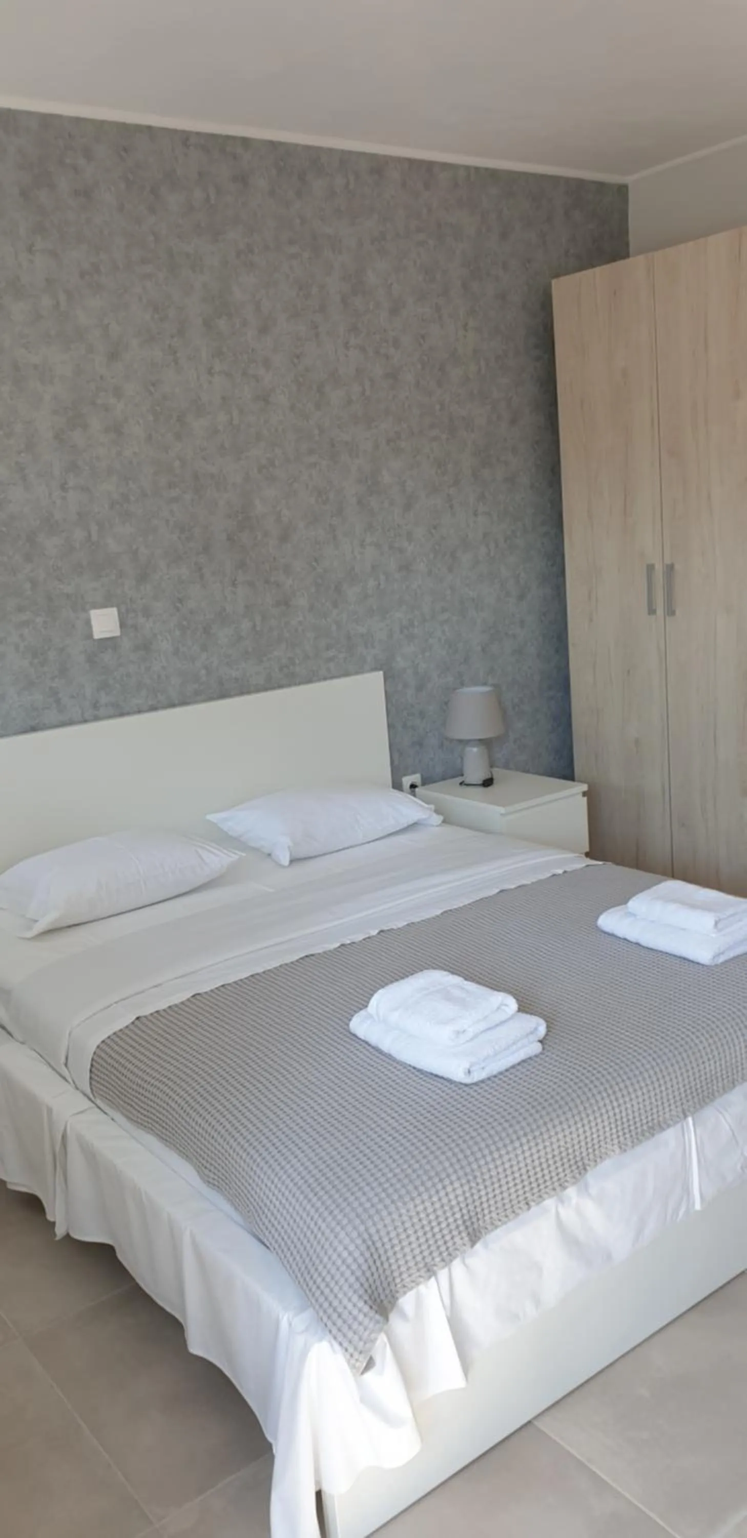 Bed in AVR Airport Deluxe Suites 6 AIRPORT FREE SHUTLE