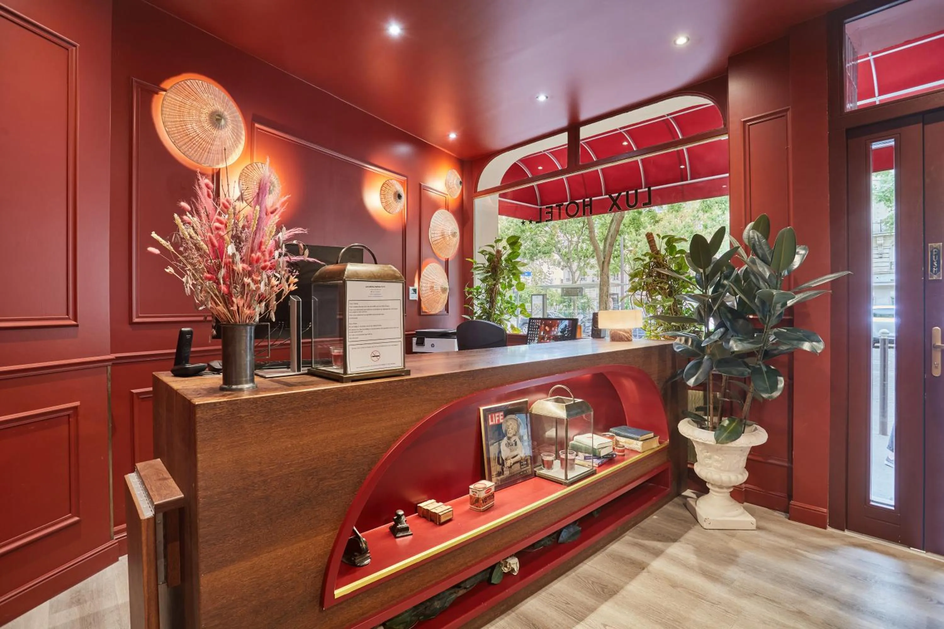 Lobby or reception in Hôtel LUX PICPUS