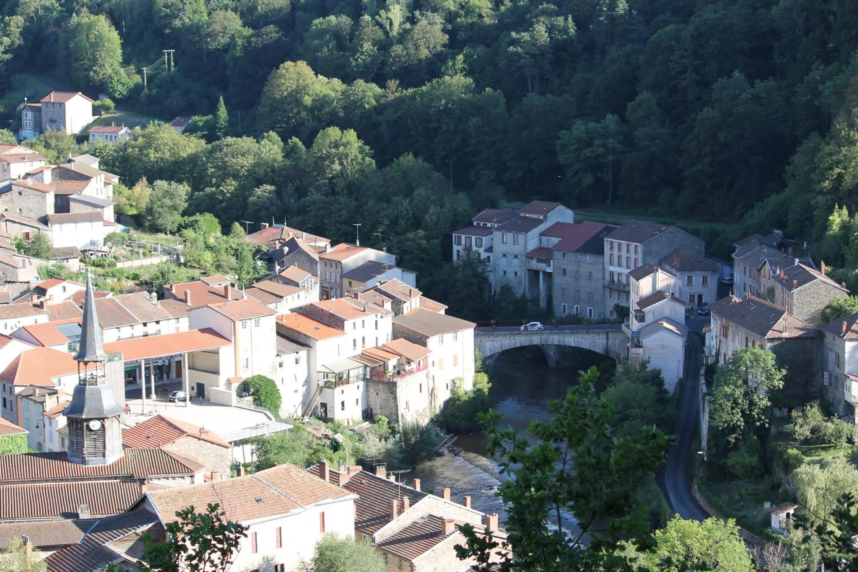 City view in Chambre Bounty, B&B, cuisine privée, lit queen size, terrasse, parking, garage