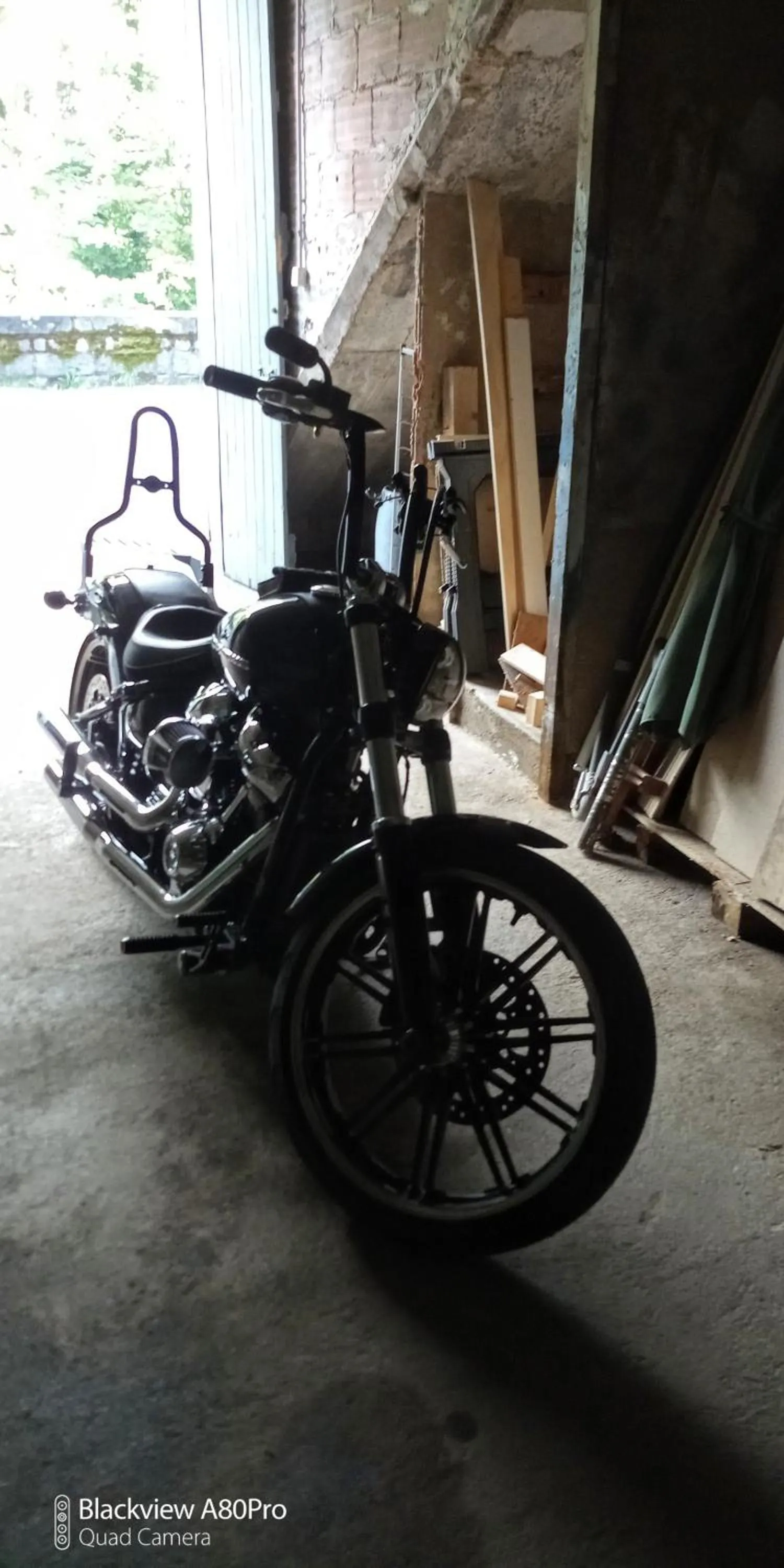 Parking in Chambre Bounty, B&B, cuisine privée, lit queen size, terrasse, parking, garage