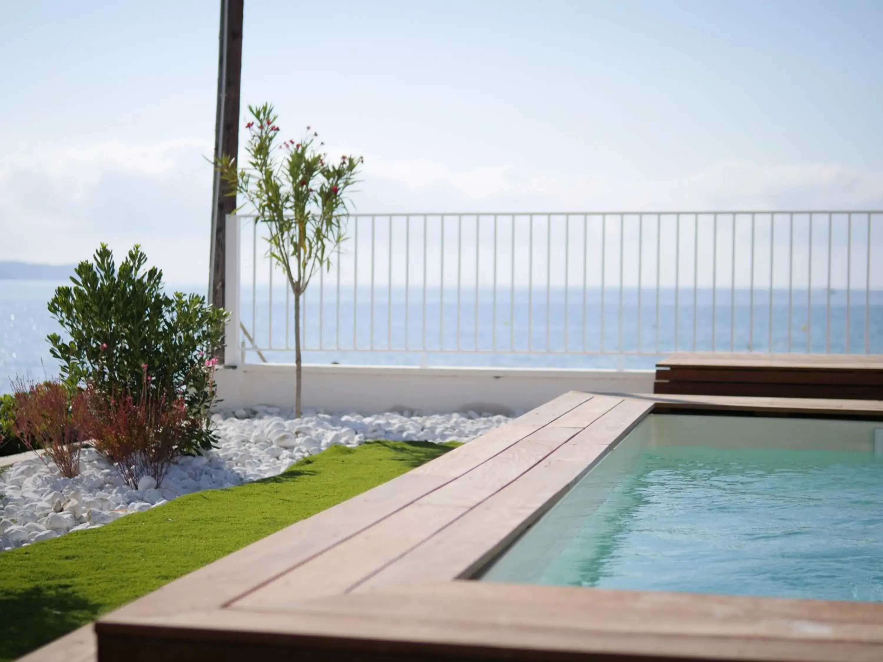 Quadruple Room with Private Pool - Sea View in Belle Vue Hôtel Quadruple Room with Private Pool - Sea View in Belle Vue Hôtel