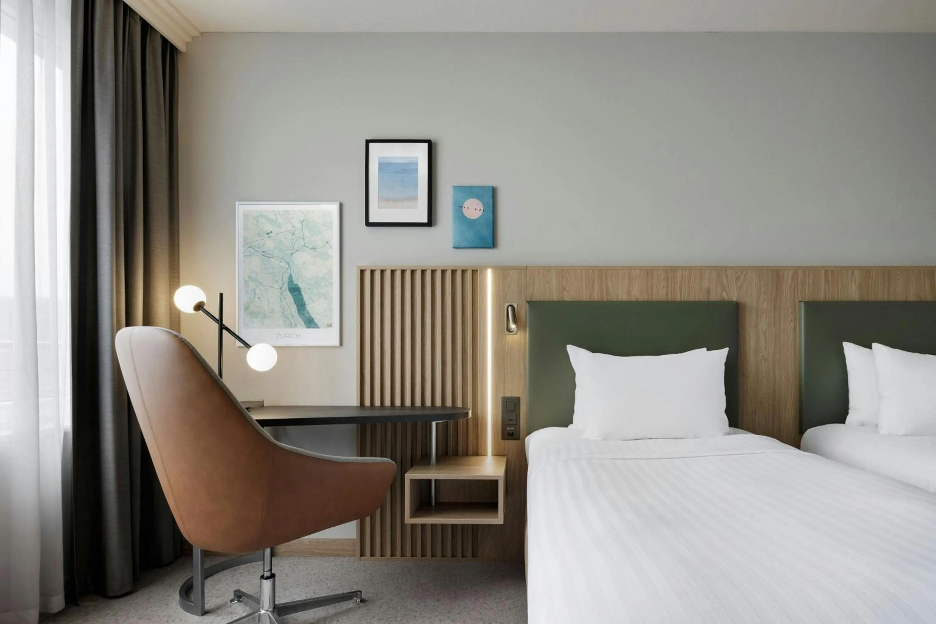Photo of the whole room, Bed in Courtyard by Marriott Zurich North