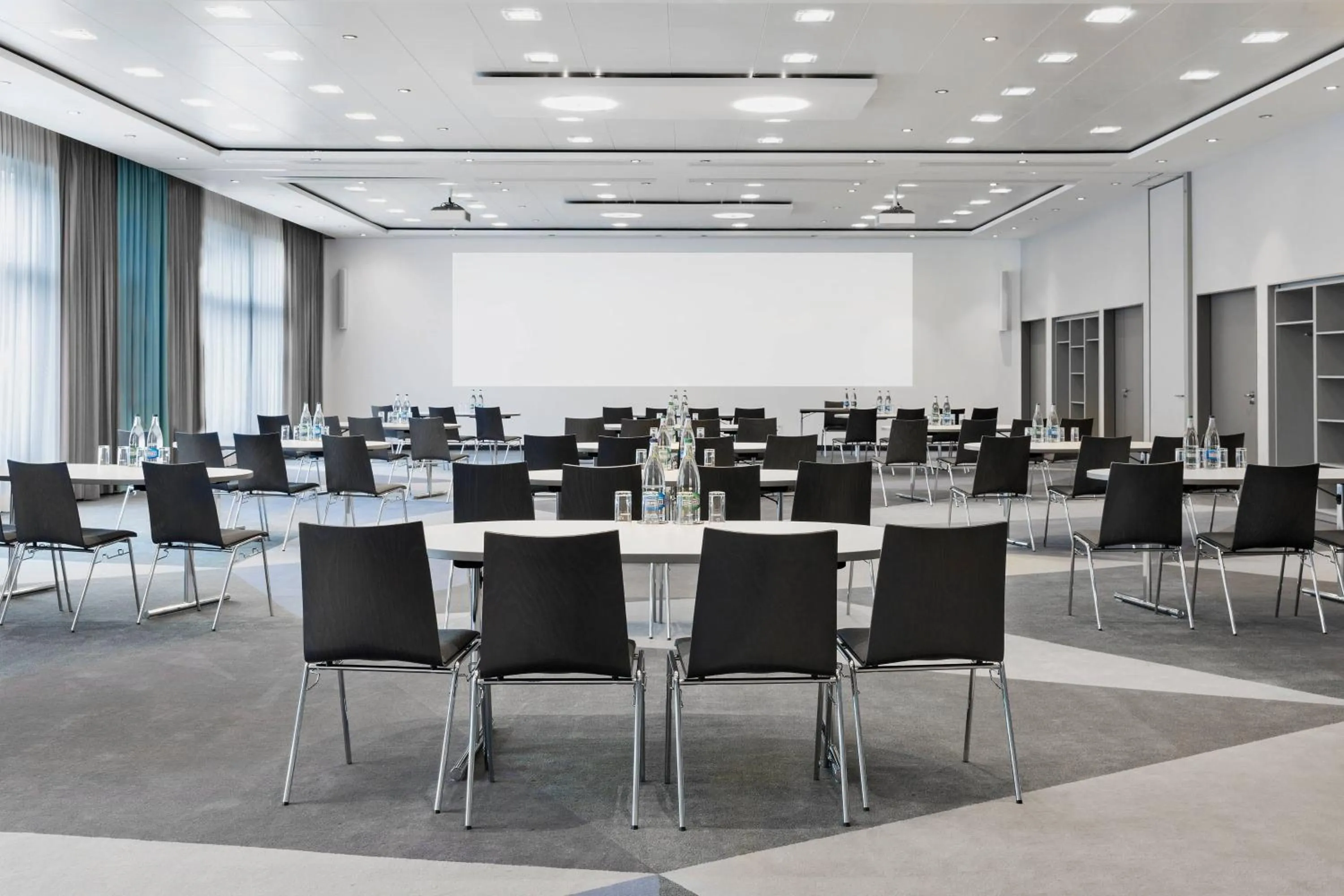 Meeting/conference room in Courtyard by Marriott Zurich North
