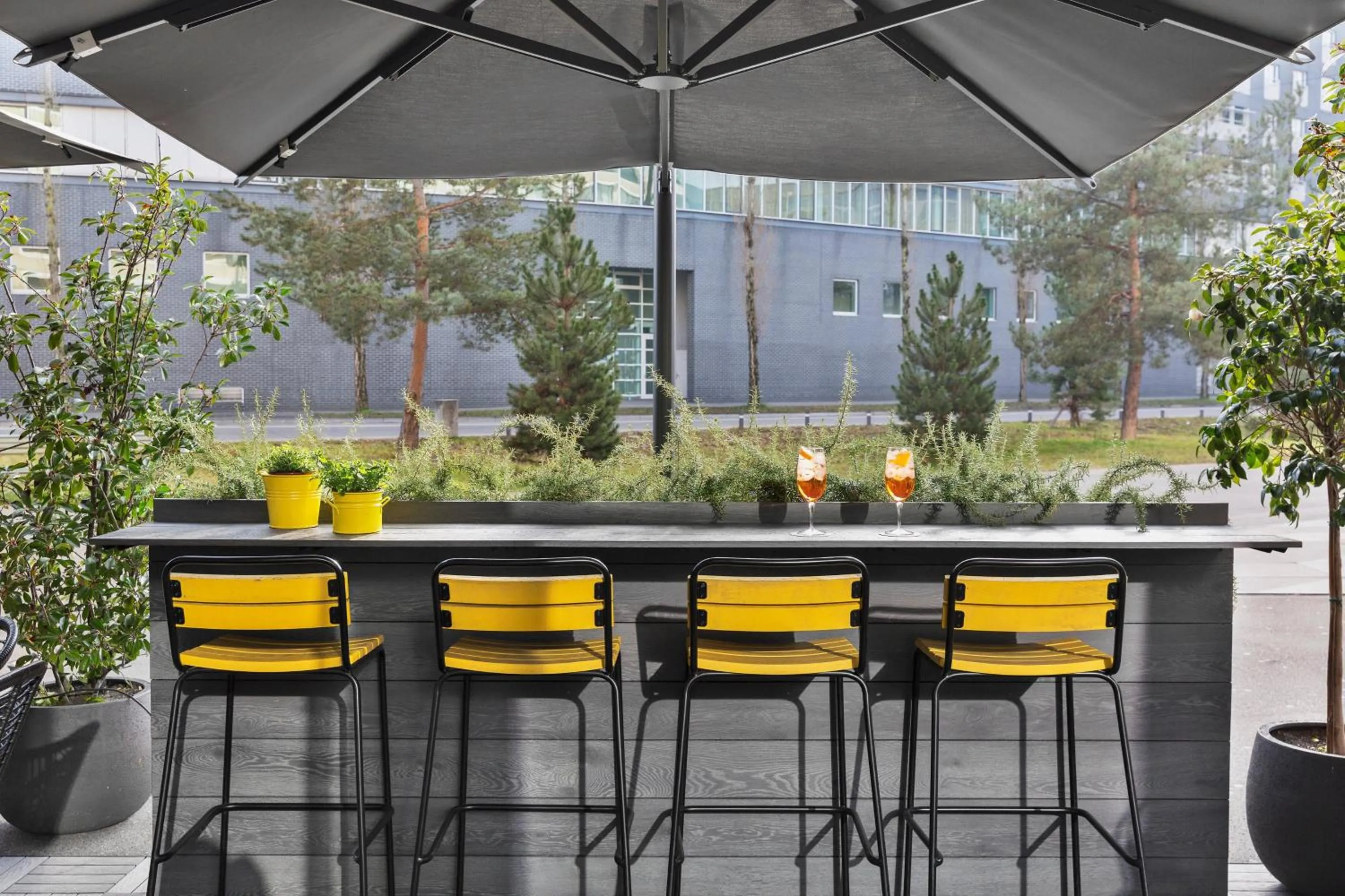 Lounge or bar in Courtyard by Marriott Zurich North
