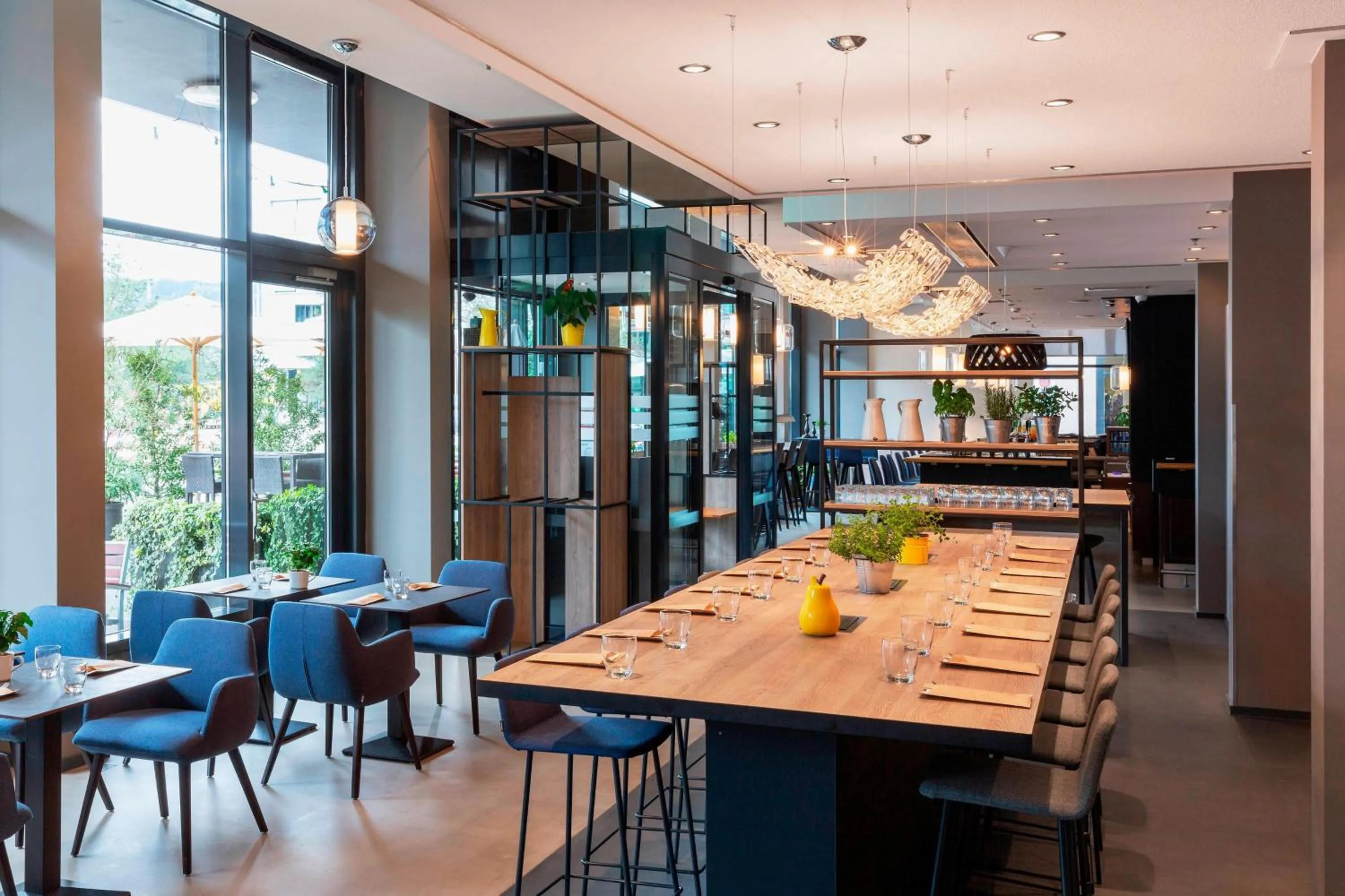 Lounge or bar in Courtyard by Marriott Zurich North