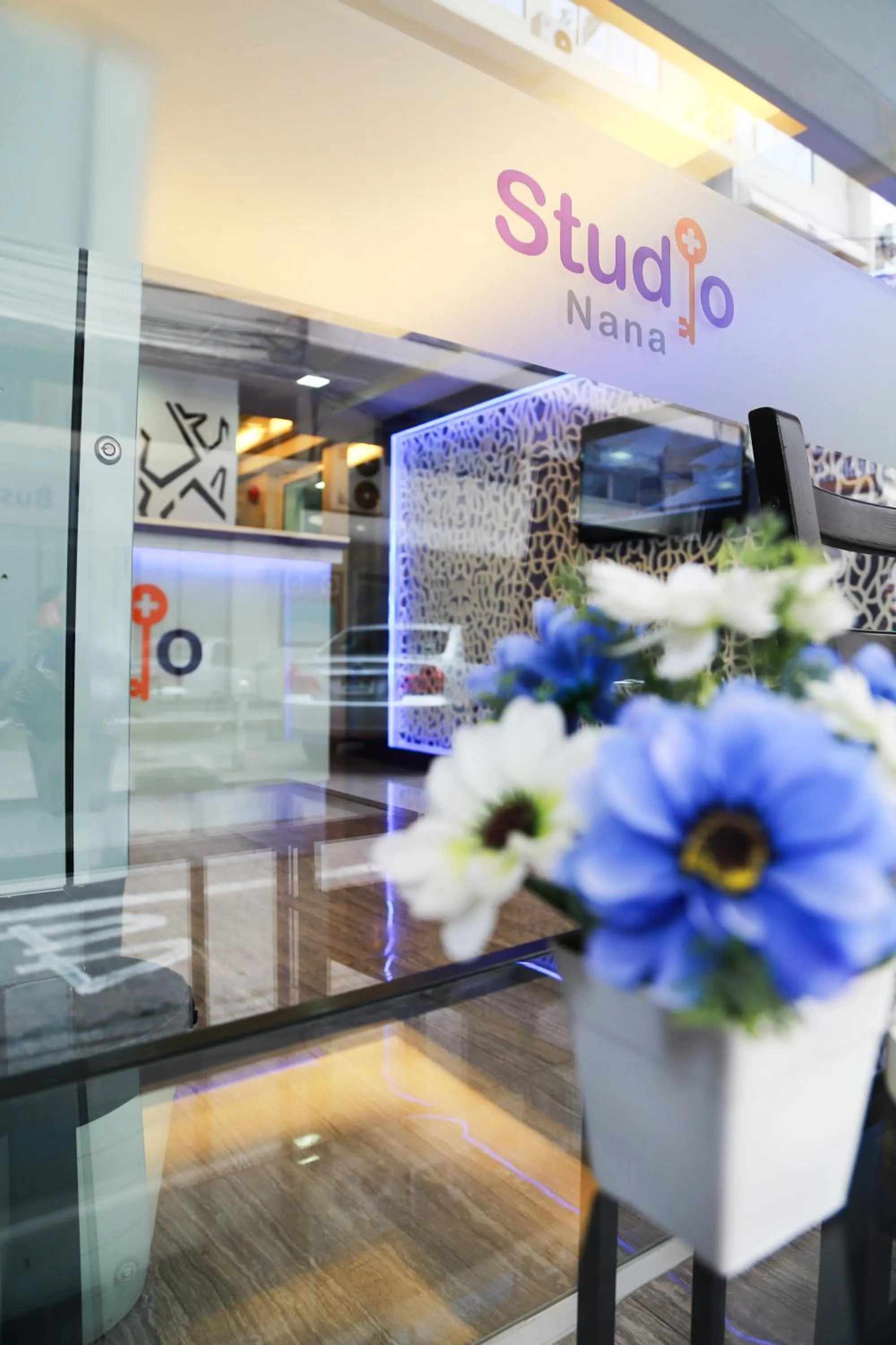 Facade/entrance in Studio Nana by iCheck inn