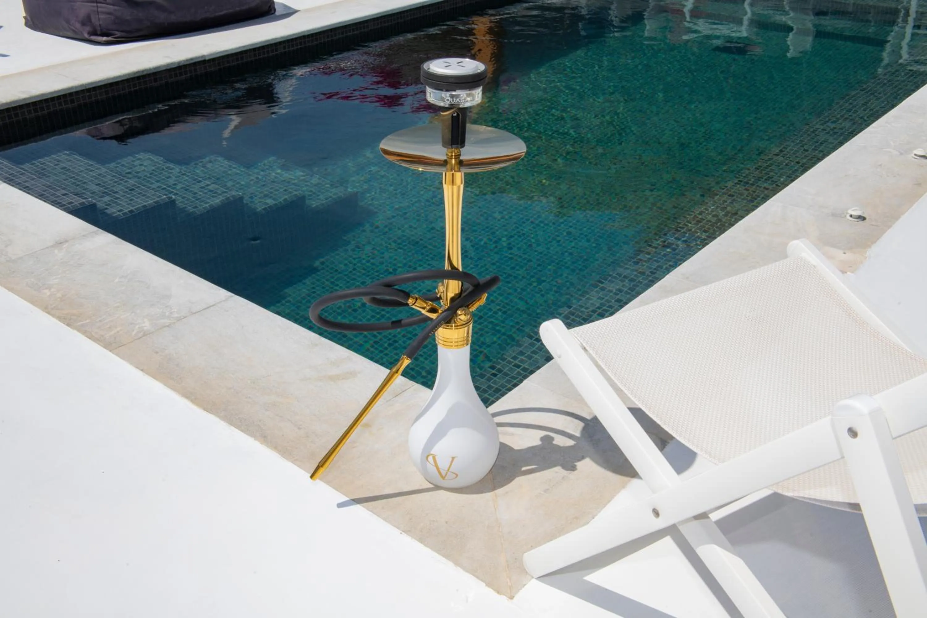 Hot Tub in Bianco a Nero Mykonos