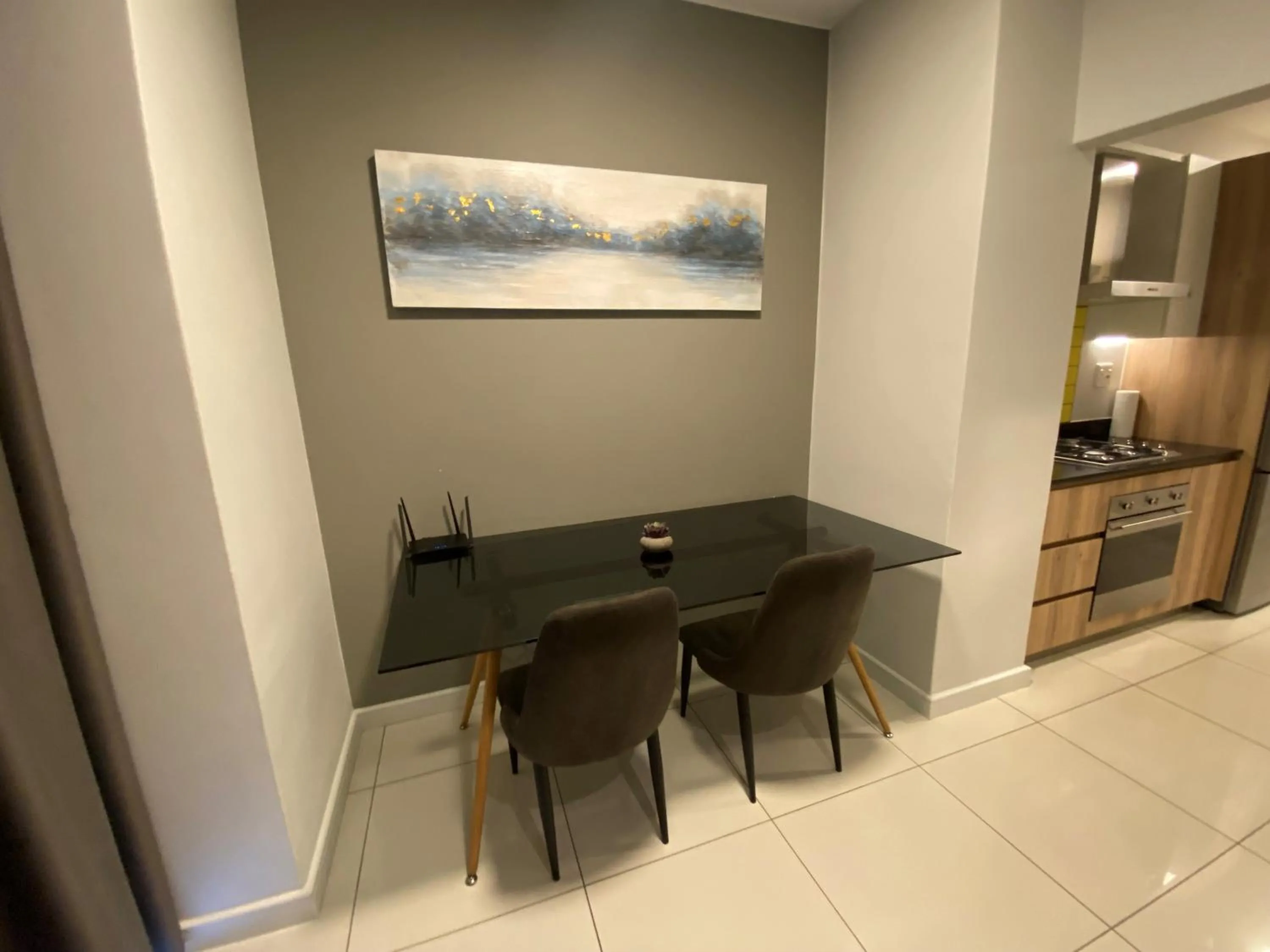 Easy Stay - The Median Rosebank