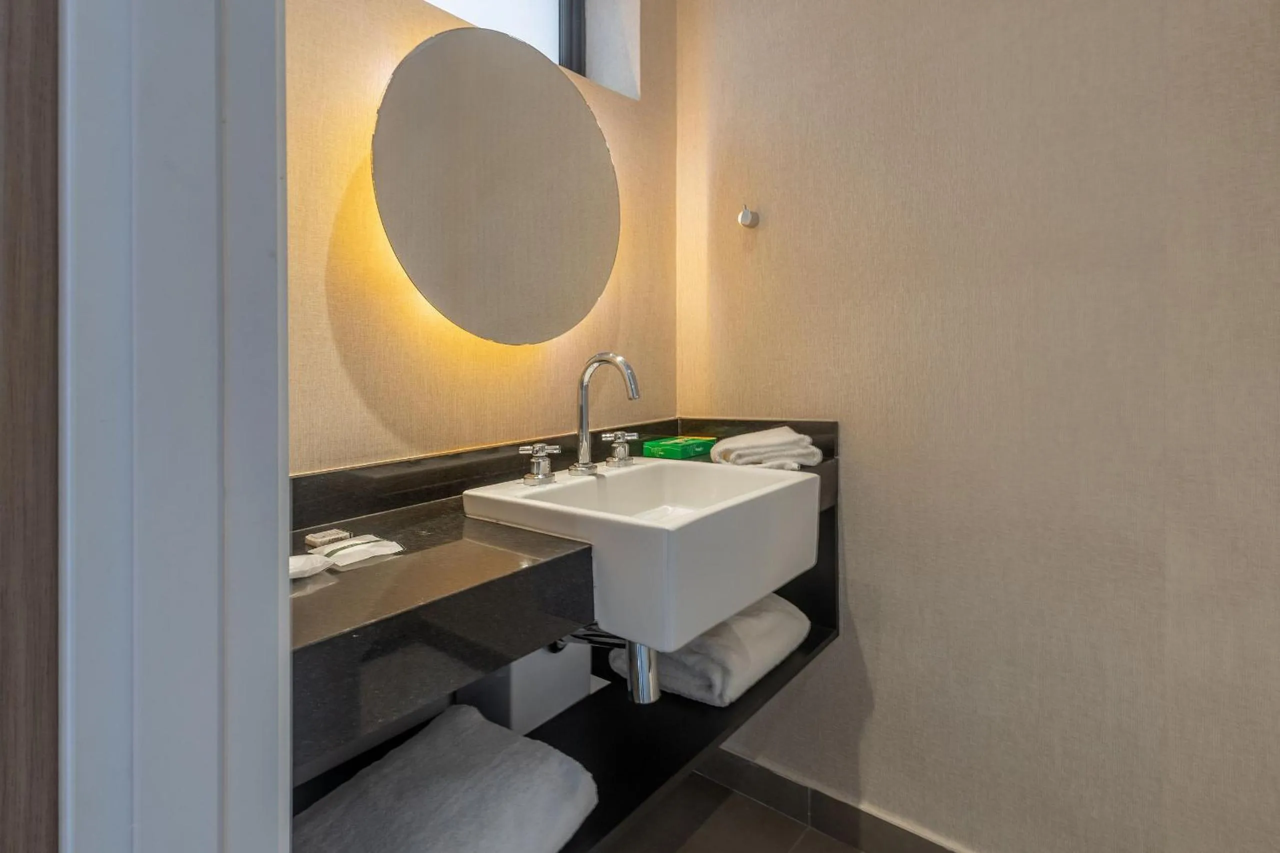 Toilet in sp-hobn - housi paulista