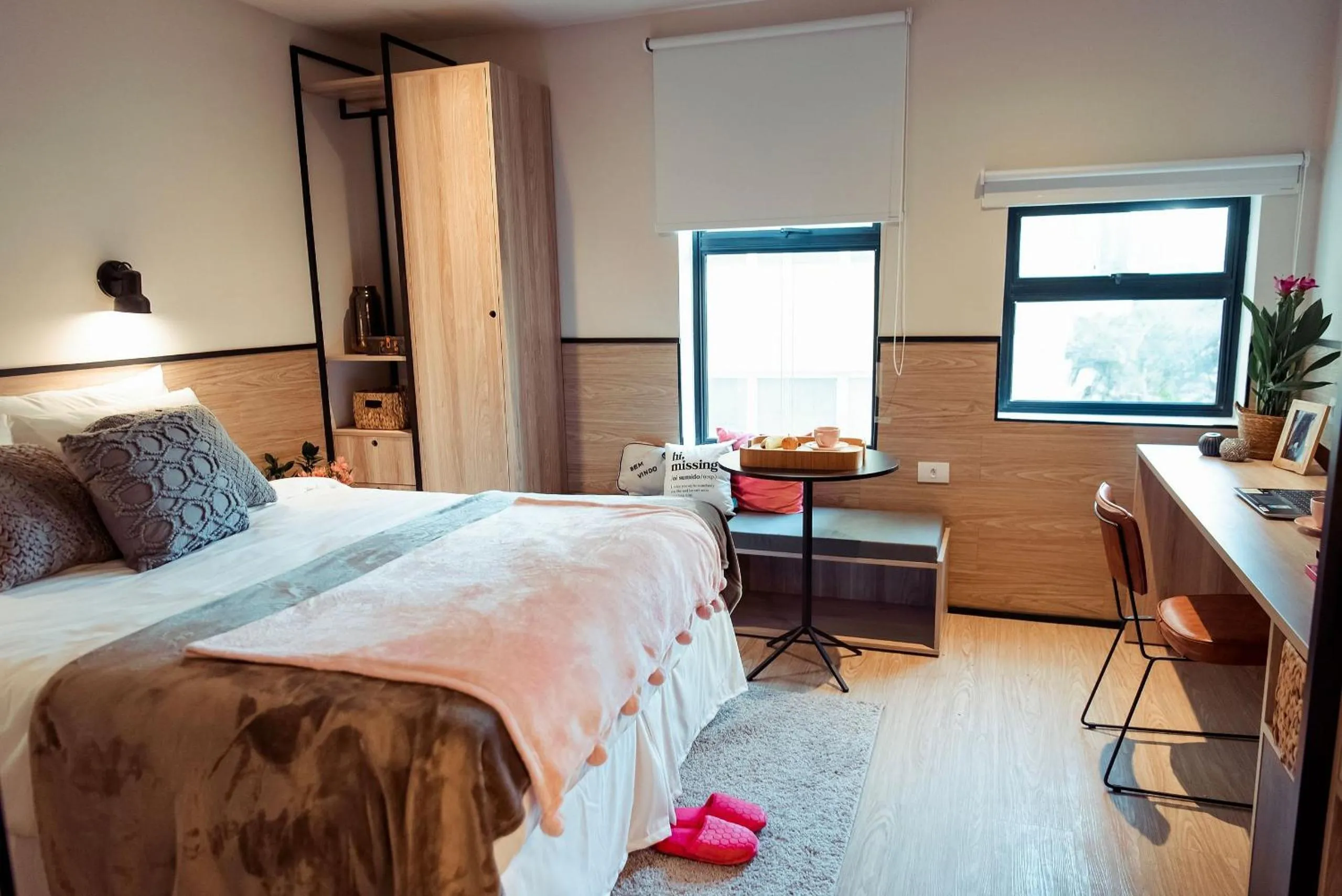 Bed in Housi Paulista