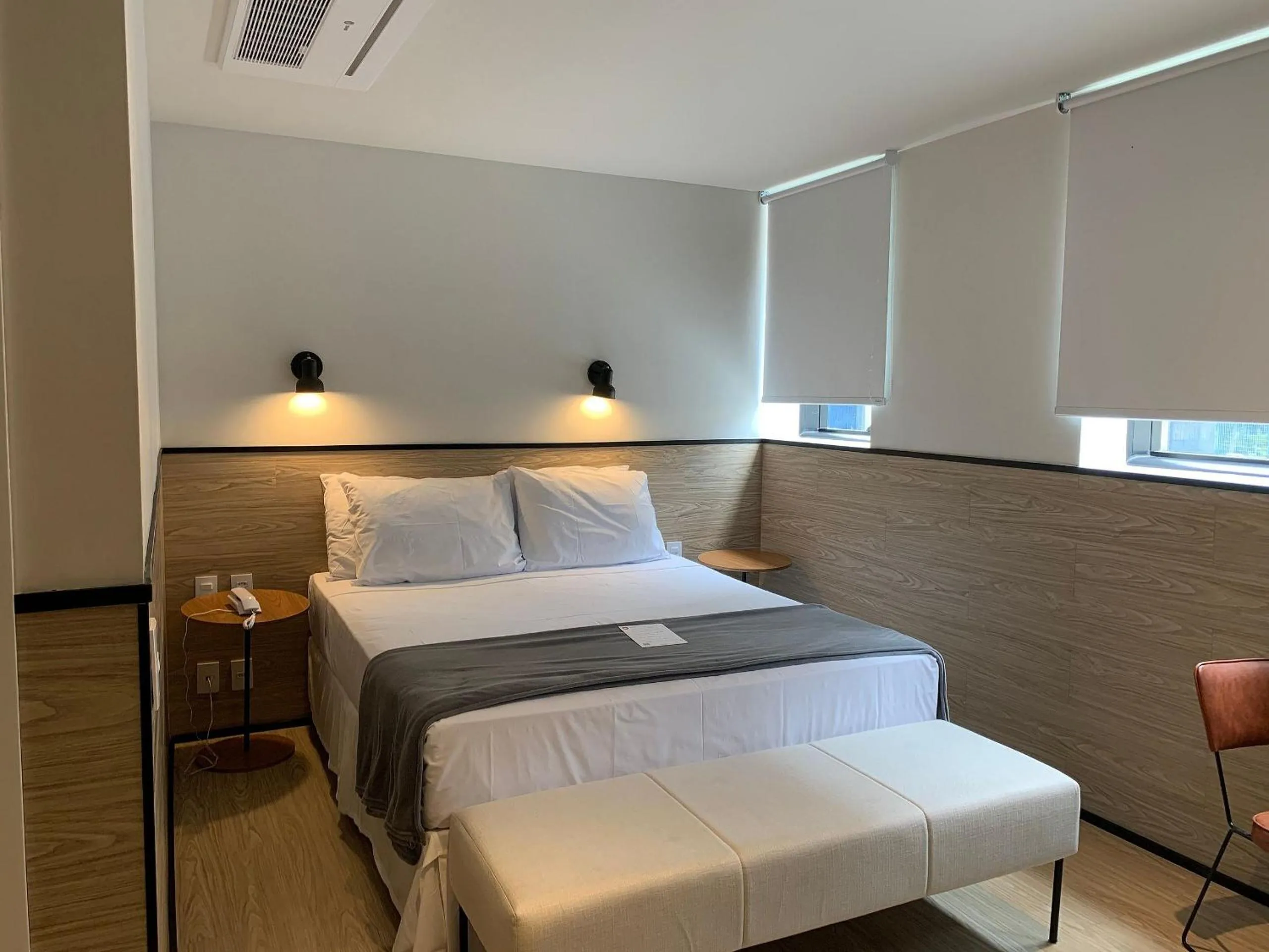 Bed in Housi Paulista