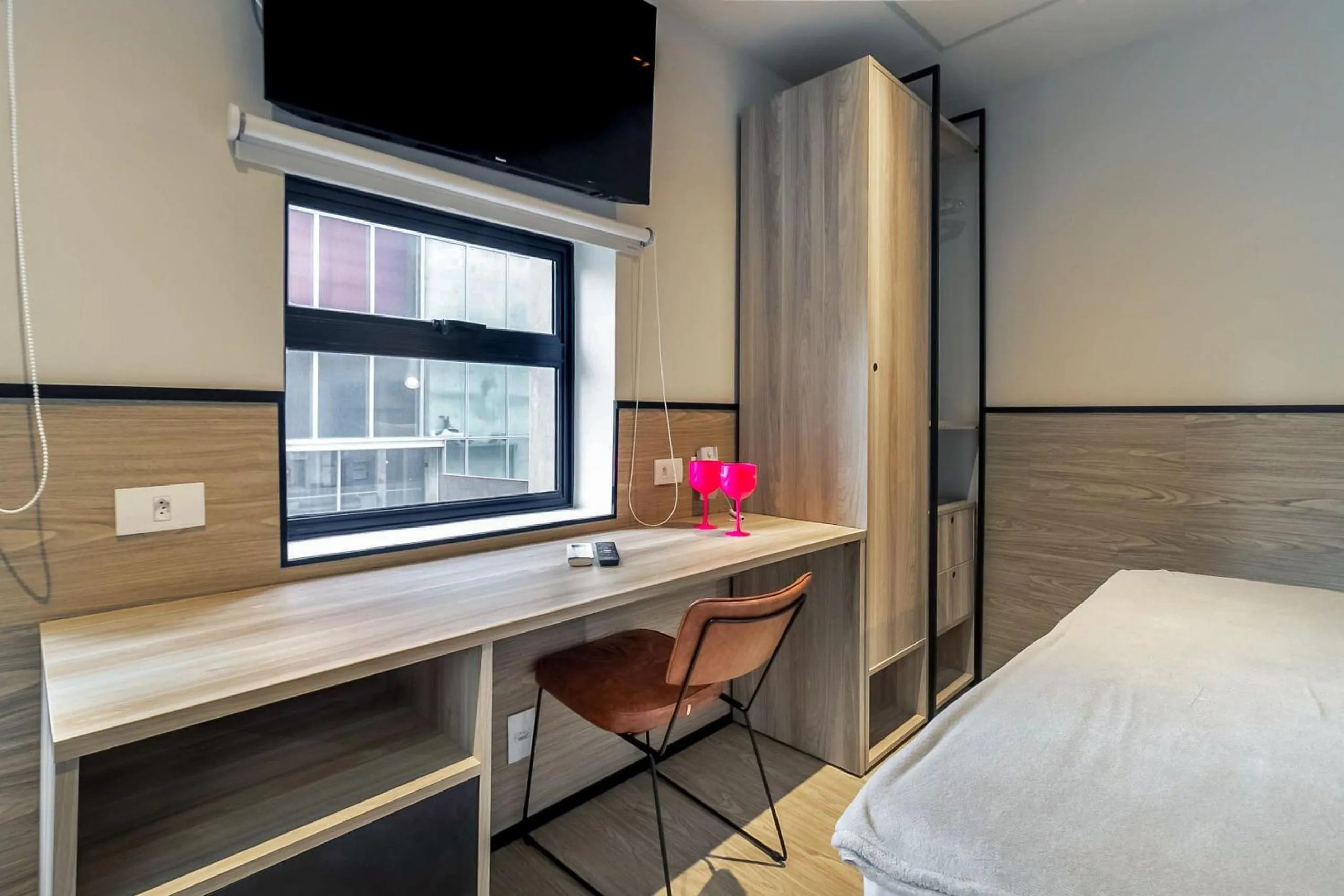 Bed in Housi Paulista