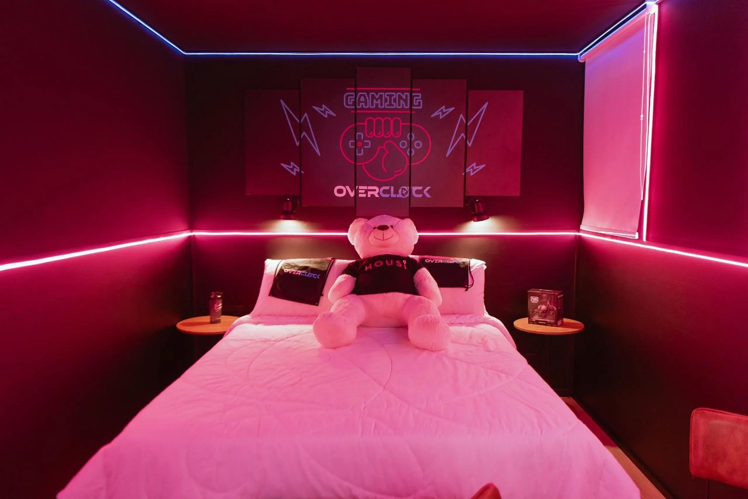 Bed in Housi Paulista