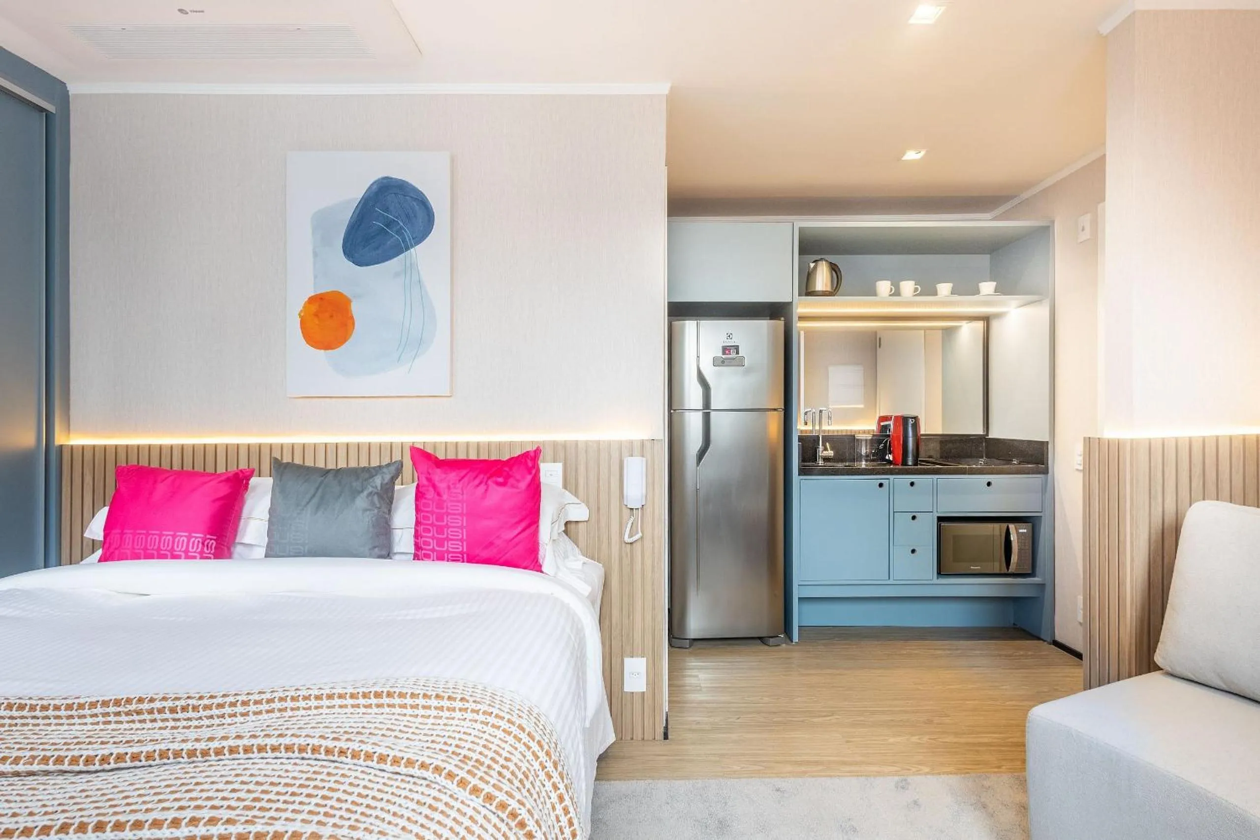 Bedroom, Bed in Housi Paulista