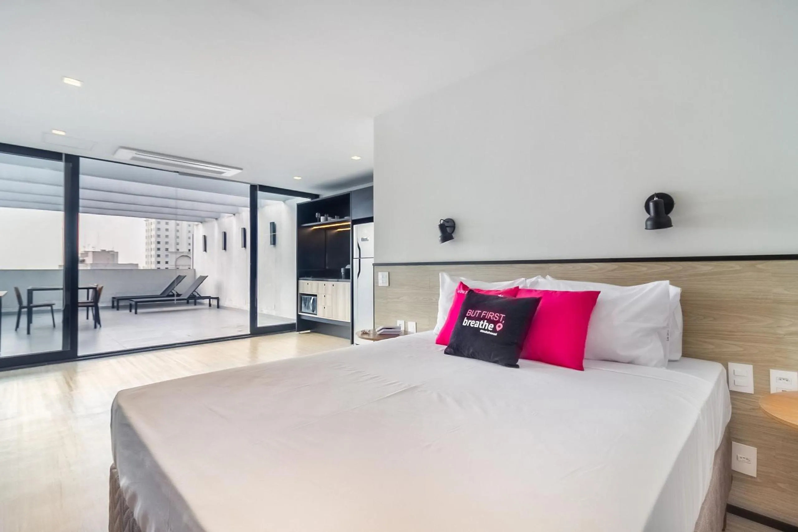 Bed in Housi Paulista