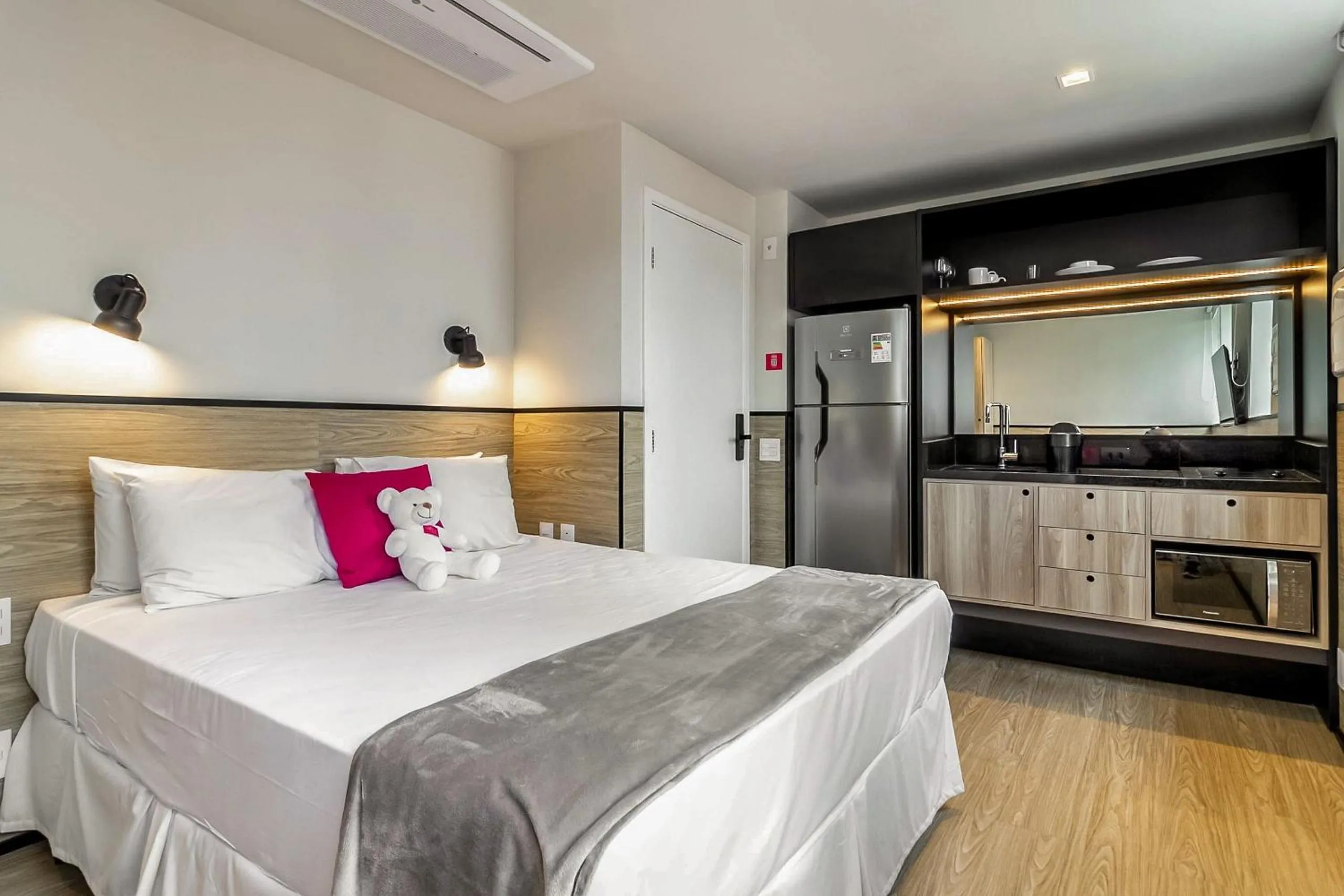 Bed in Housi Paulista