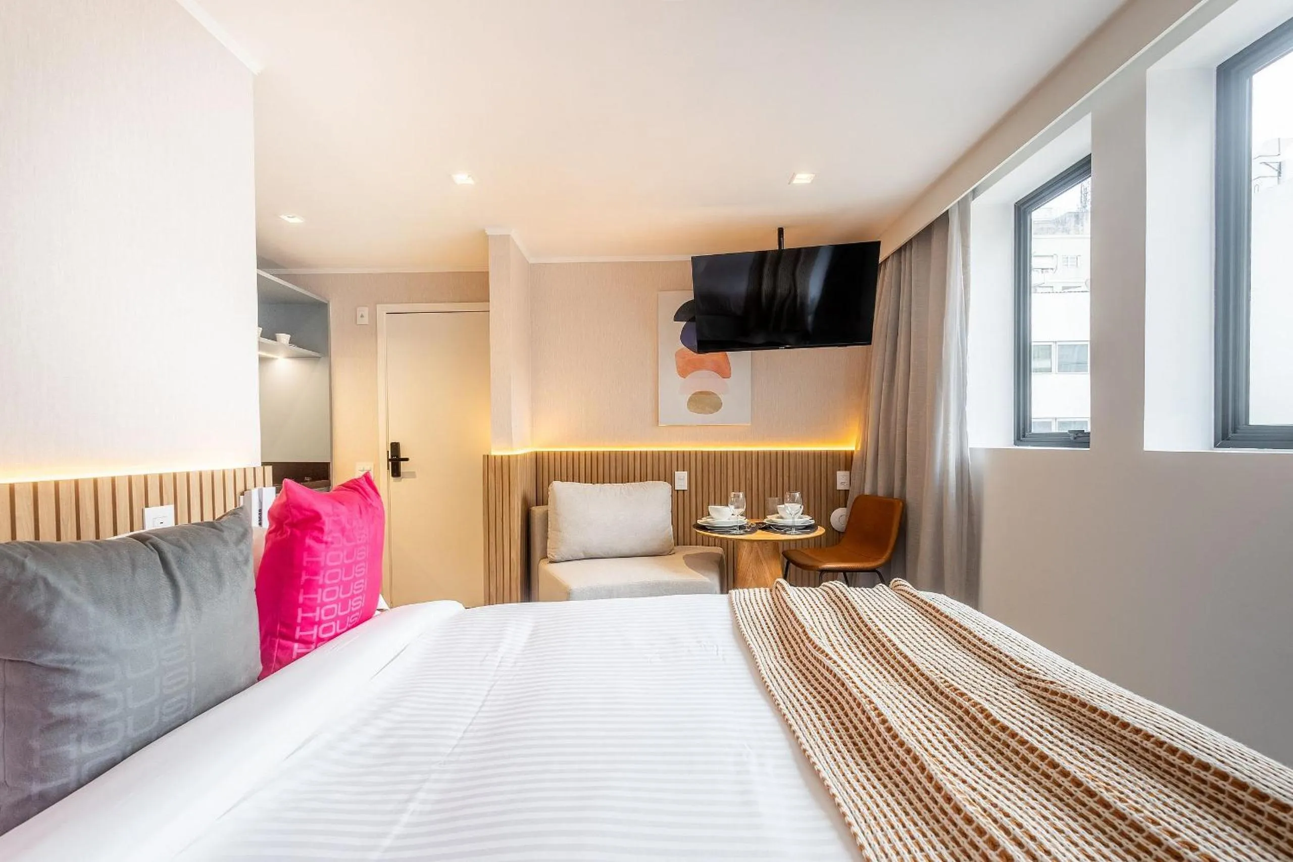 Bedroom, Bed in Housi Paulista