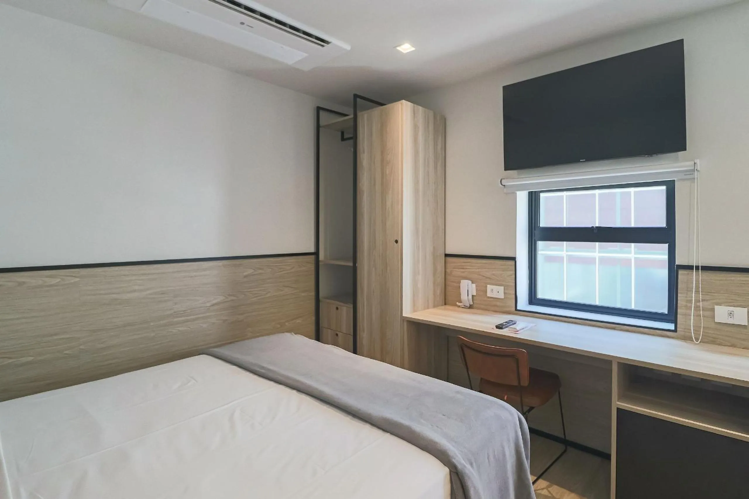 Bed in Housi Paulista