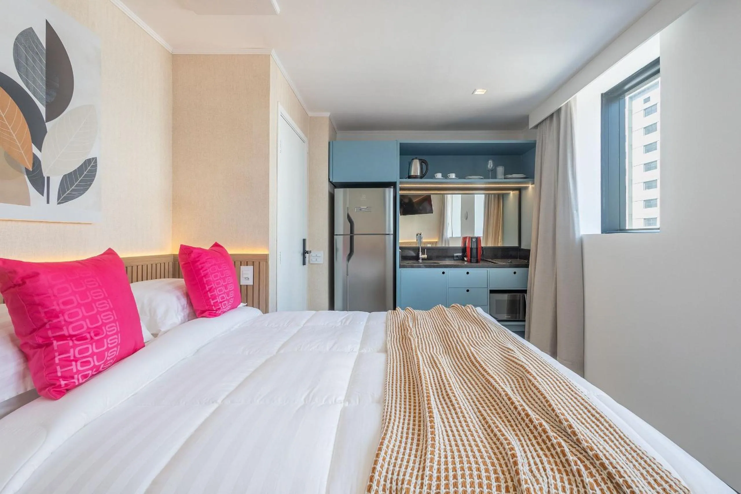 Bed in Housi Paulista