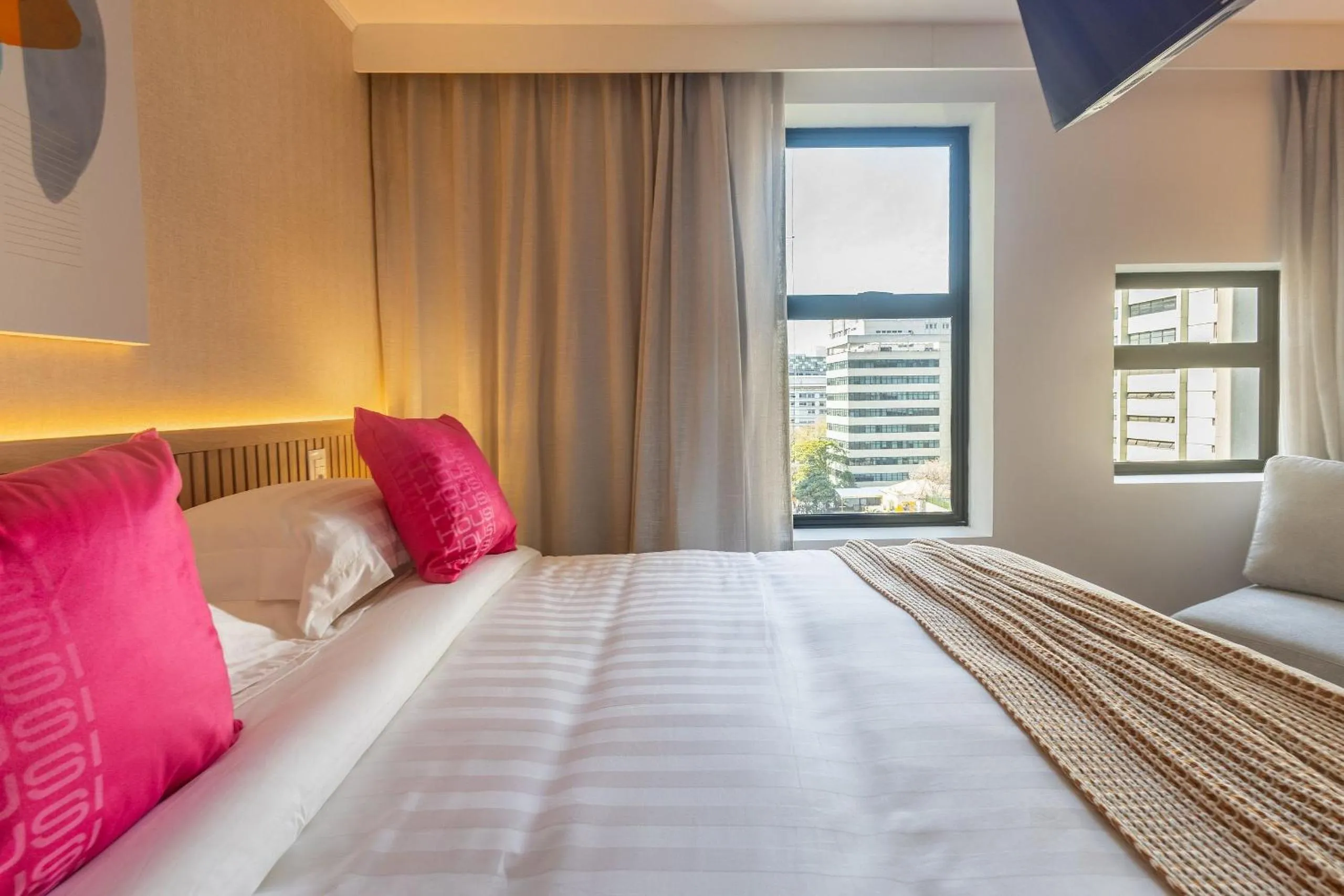 Bed in Housi Paulista