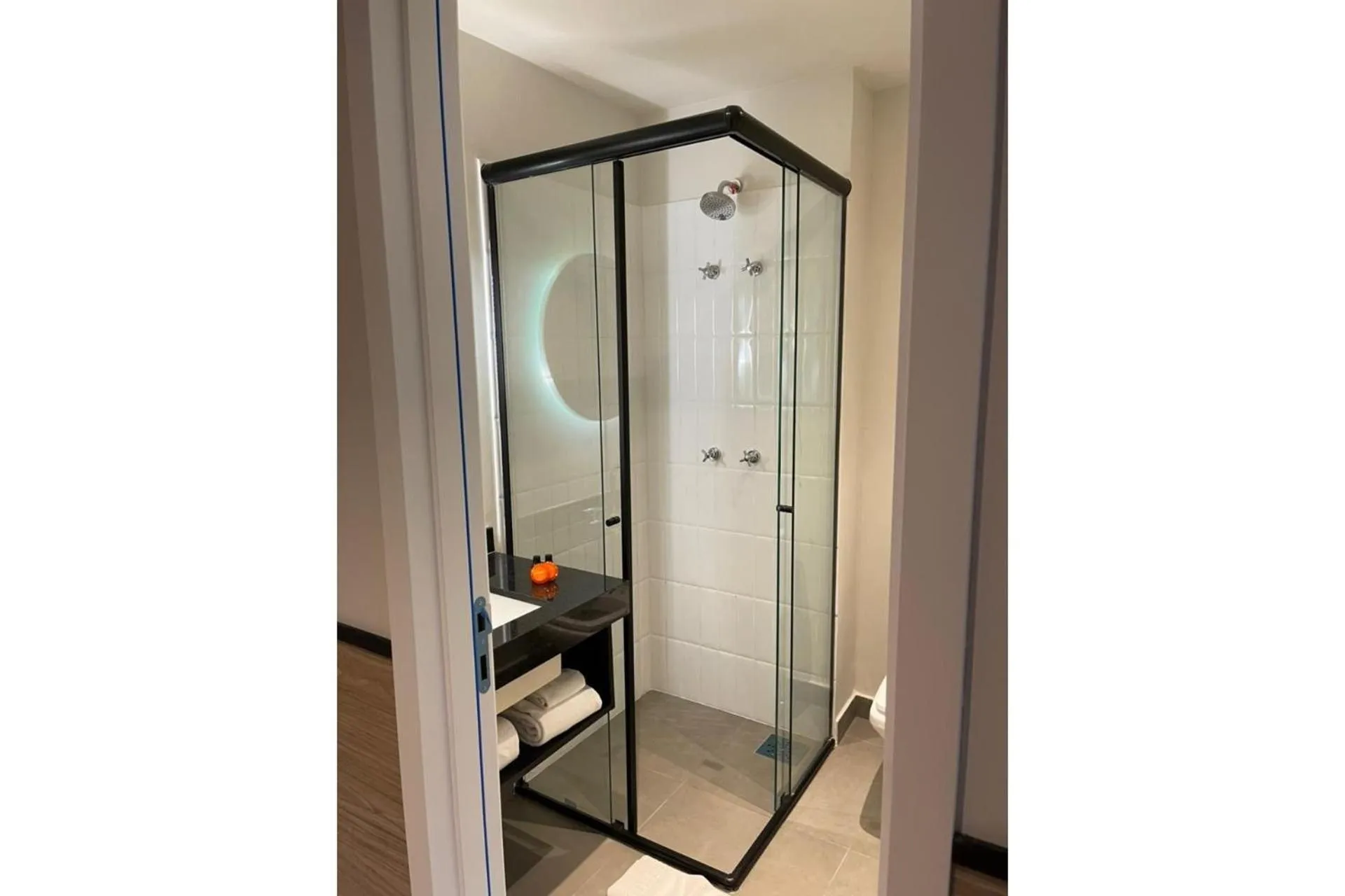 Bathroom in Housi Paulista