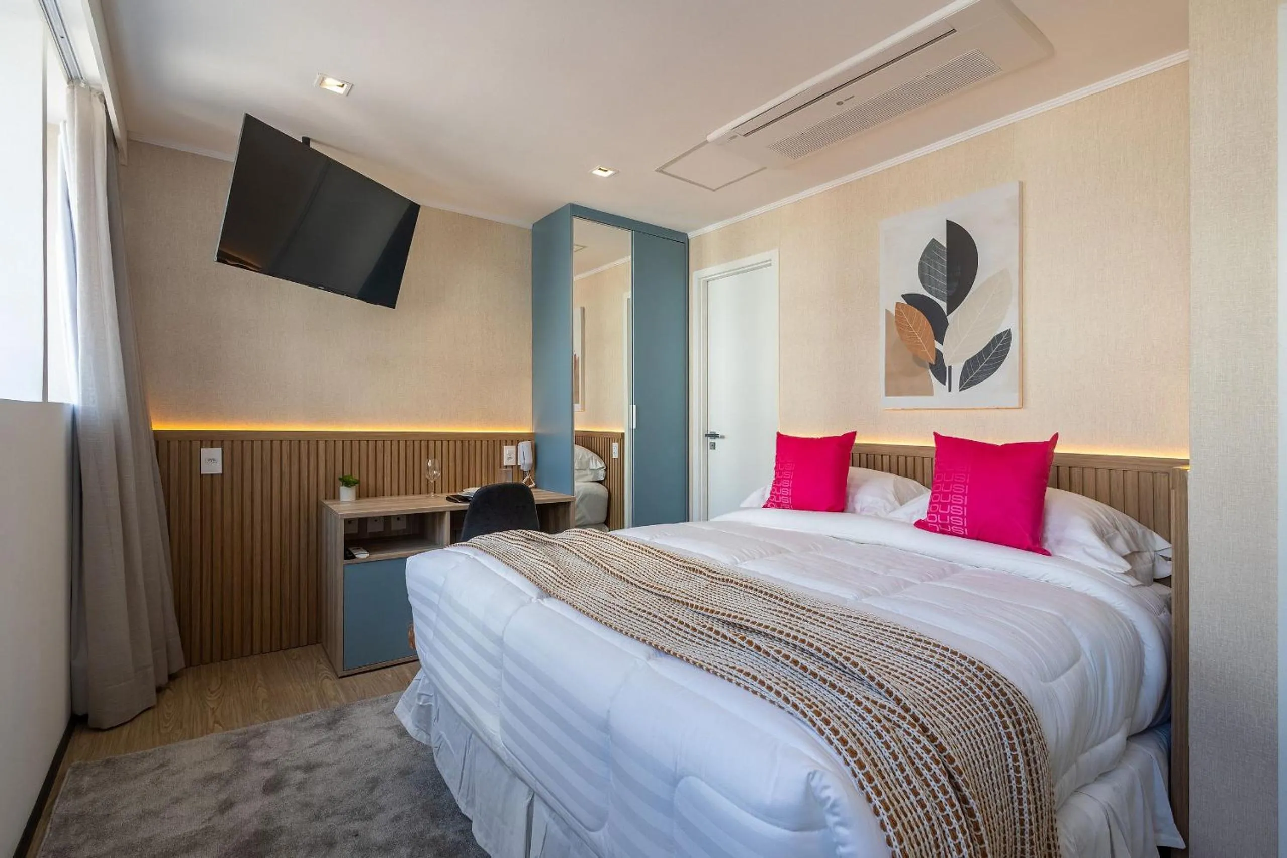 Bed in Housi Paulista