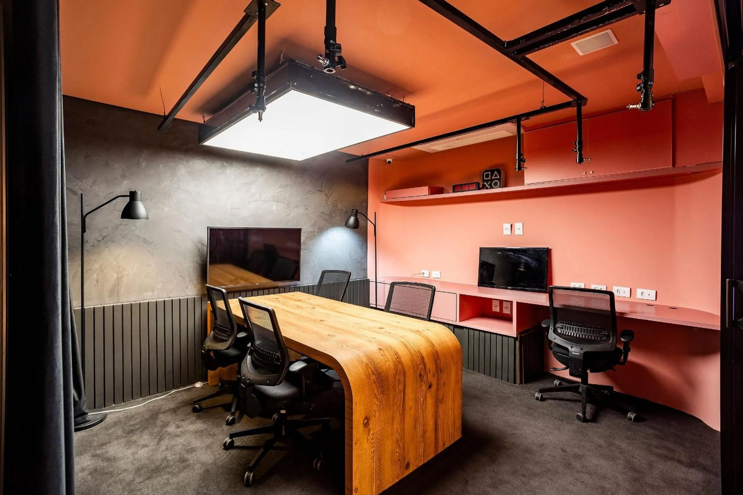 Bed in Housi Paulista