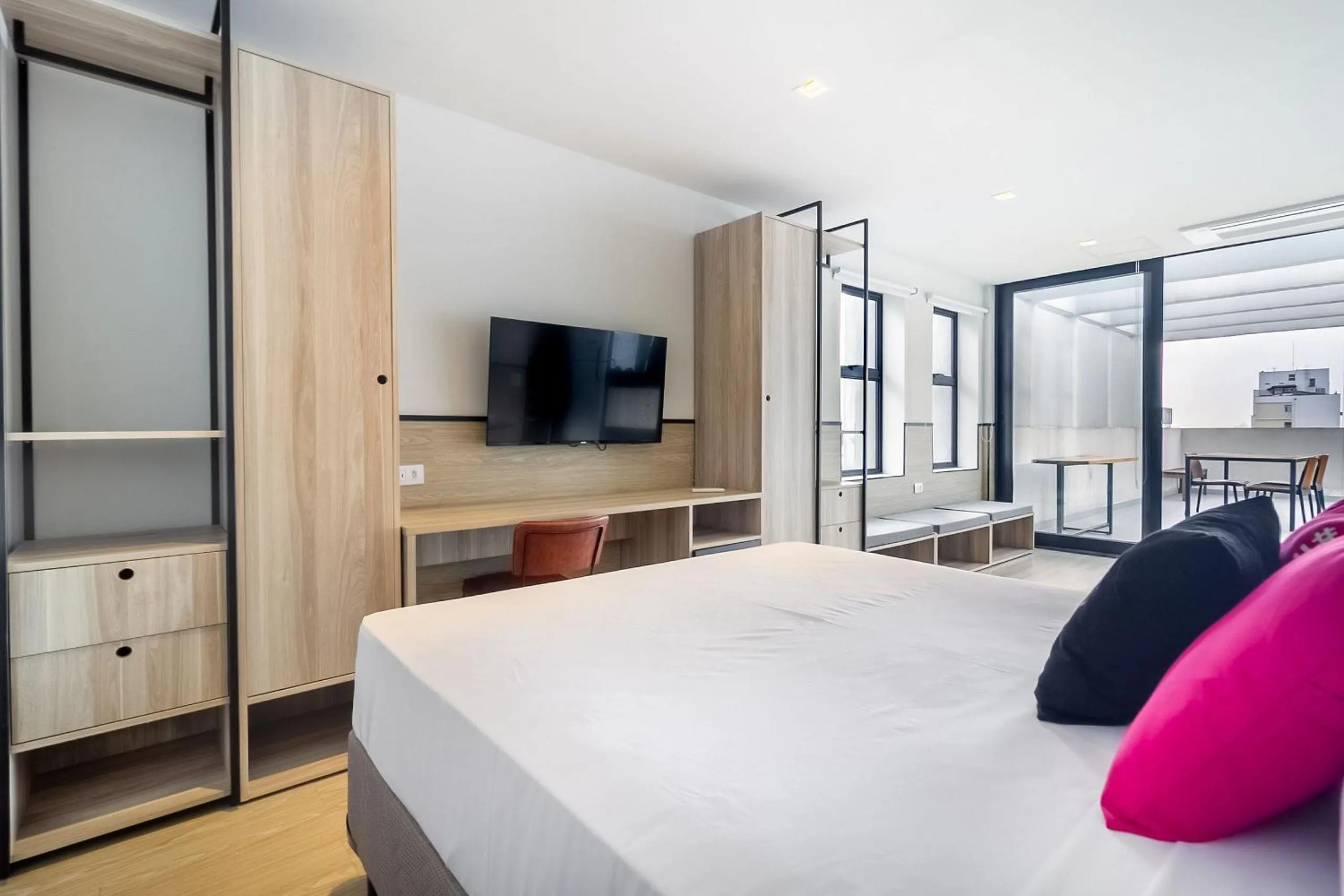 Bed in Housi Paulista