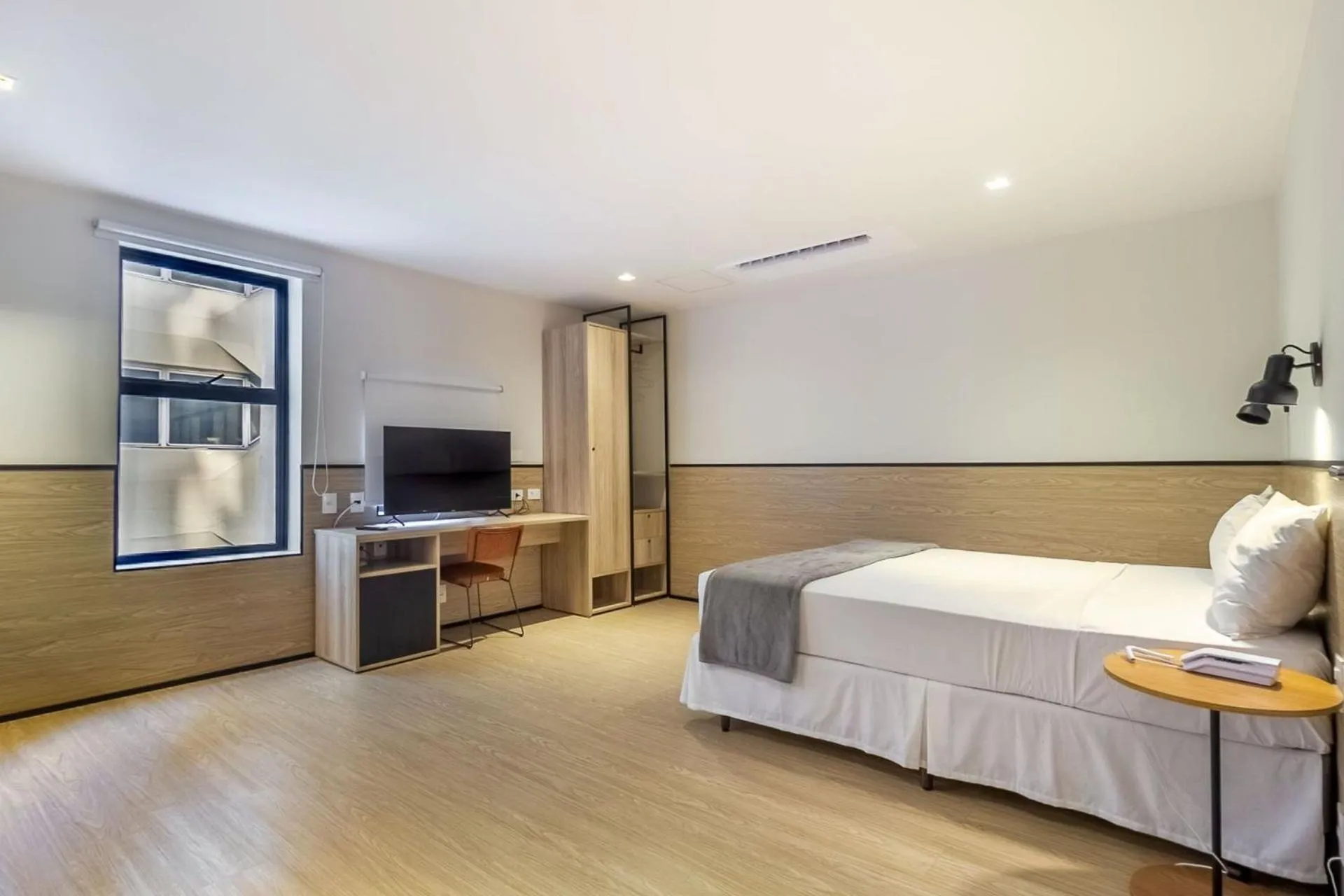 Bed in Housi Paulista