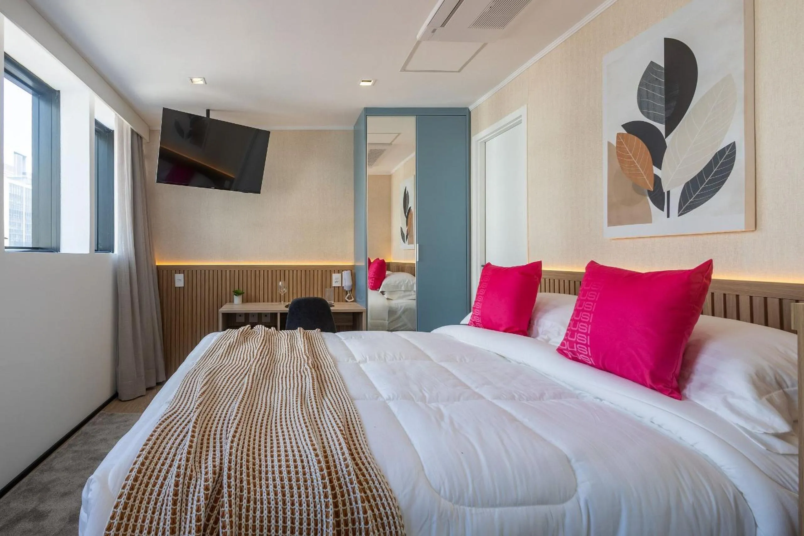 Bed in Housi Paulista