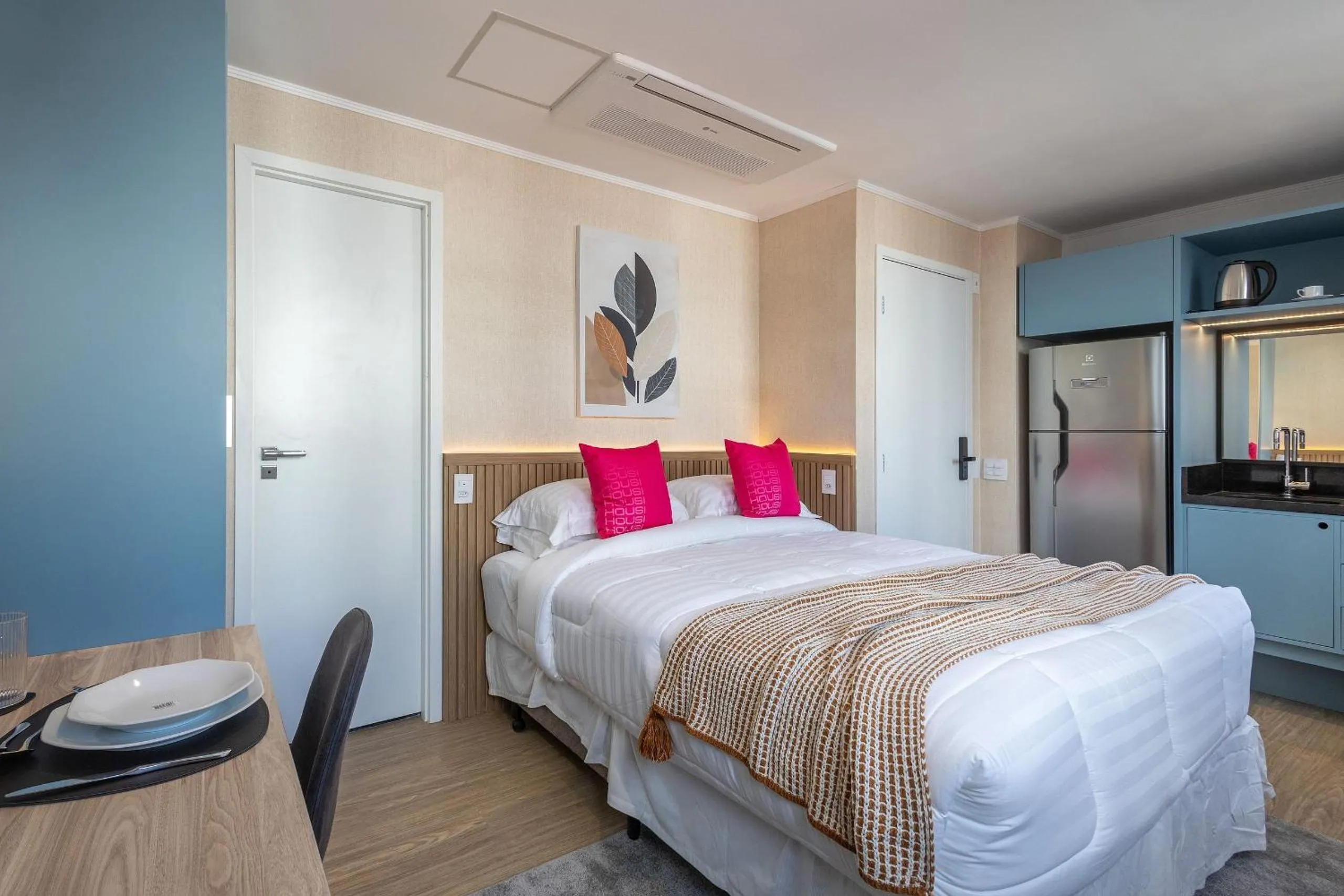 Bed in Housi Paulista