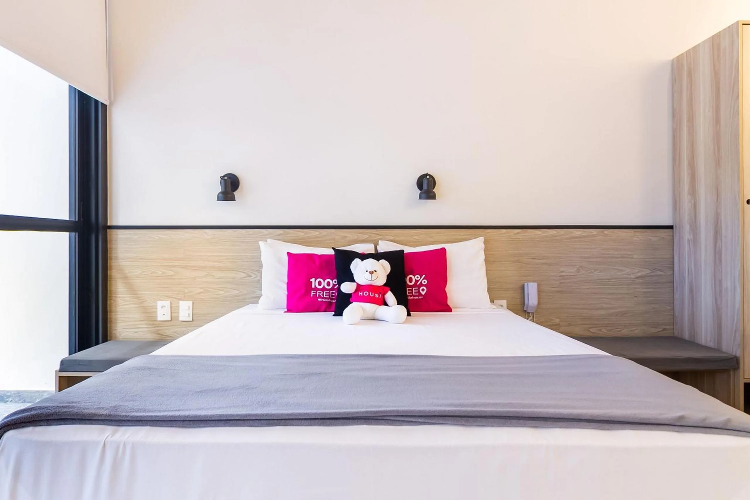 Bed in Housi Paulista