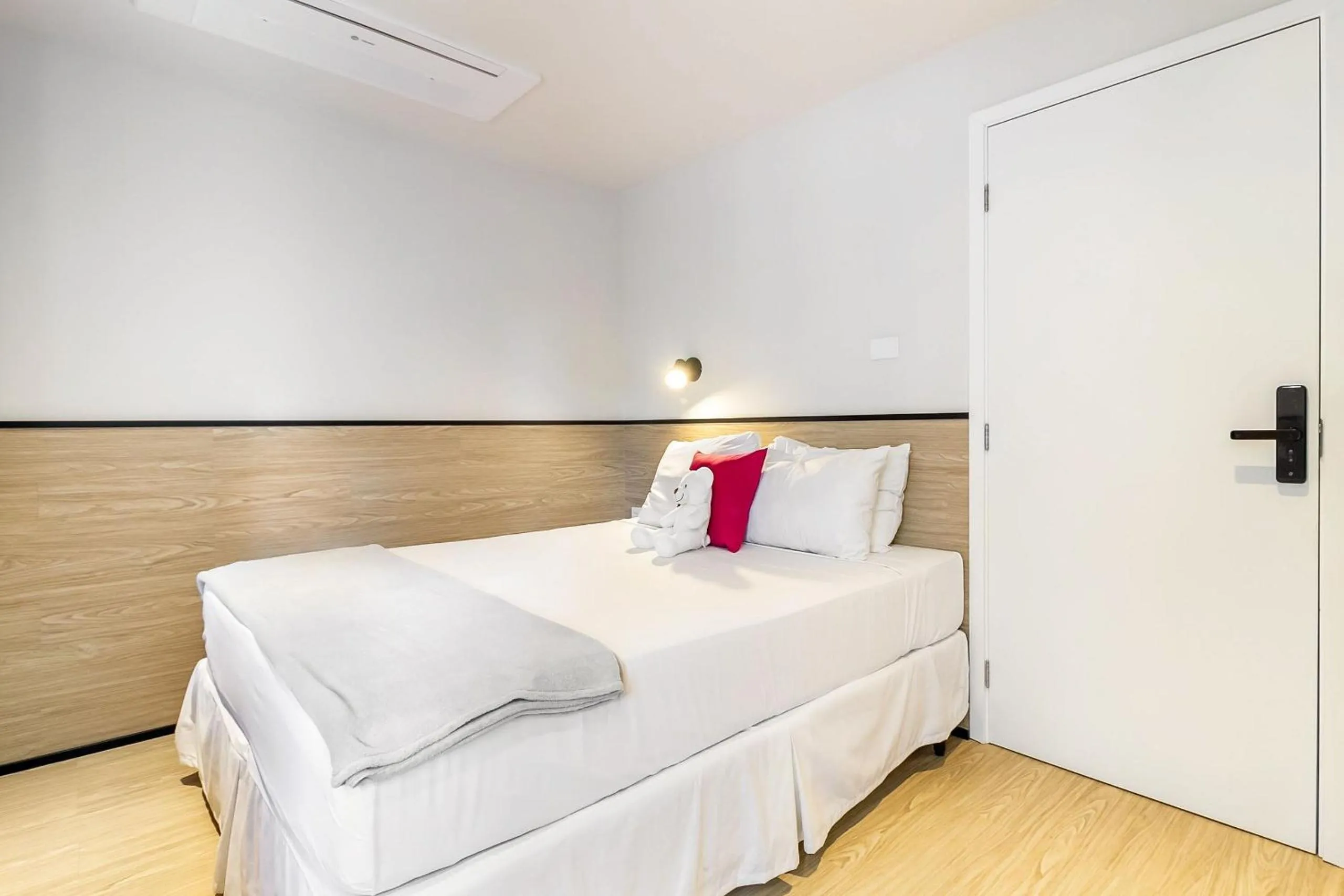 Bed in Housi Paulista