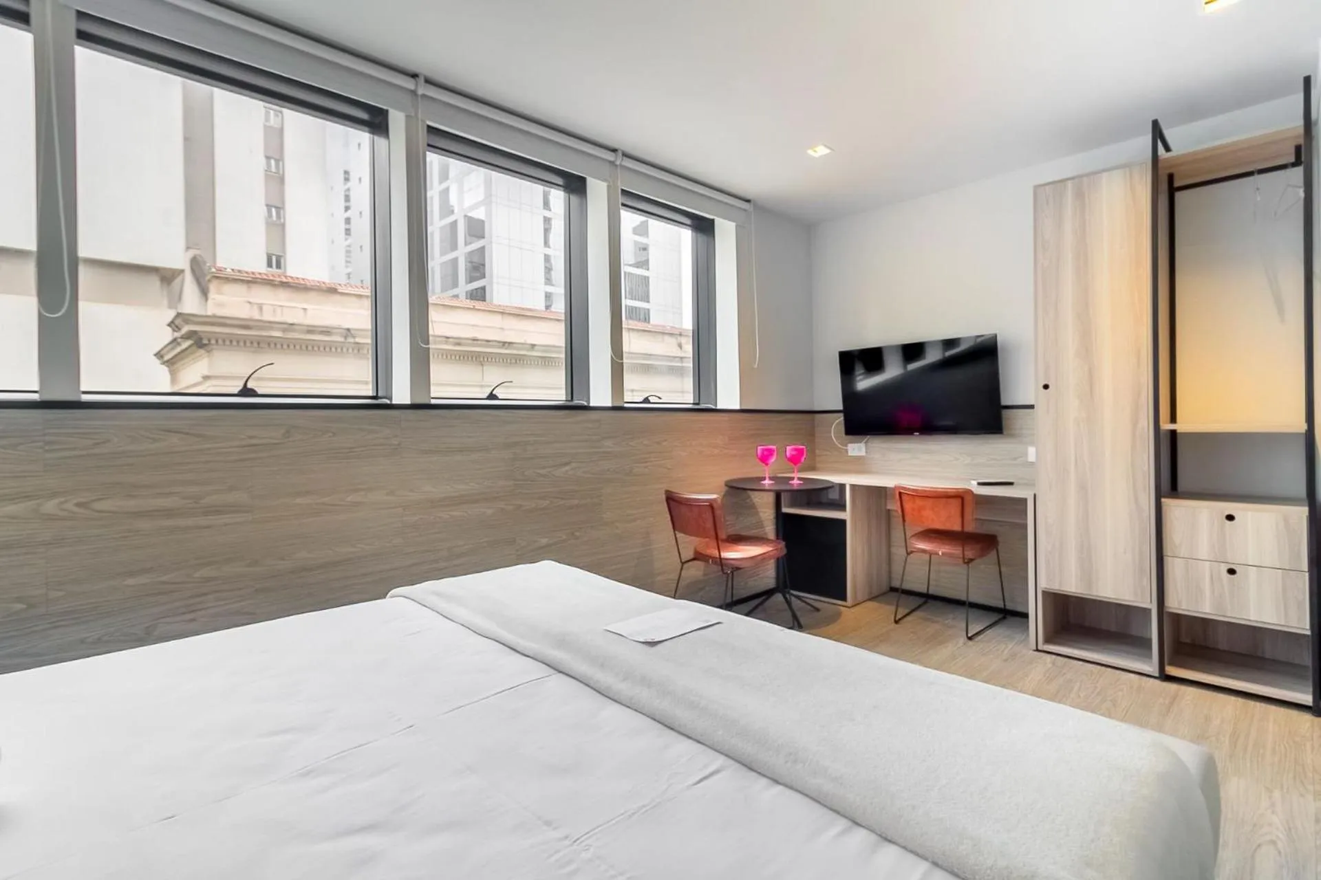 Bed in Housi Paulista