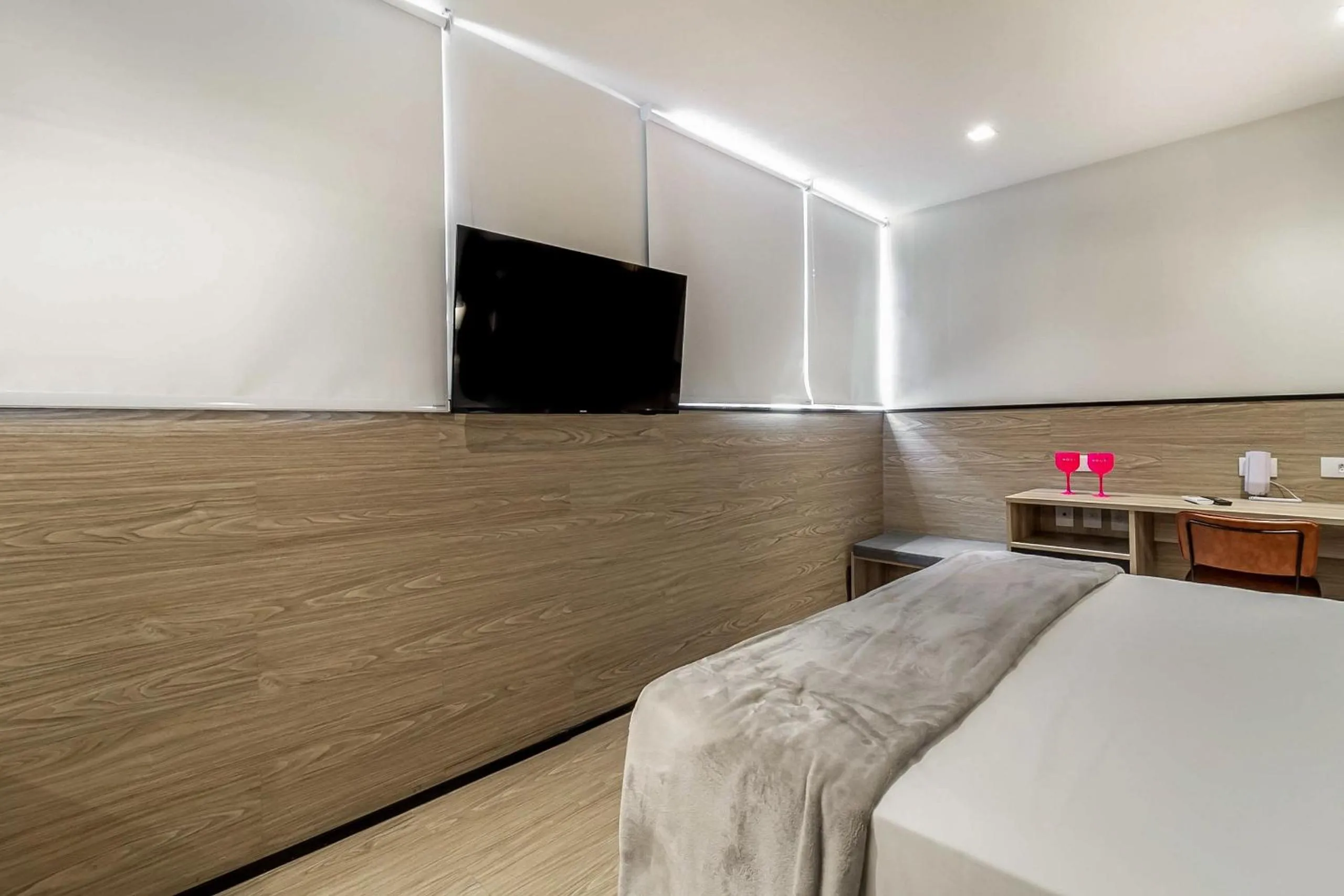 Bed in Housi Paulista