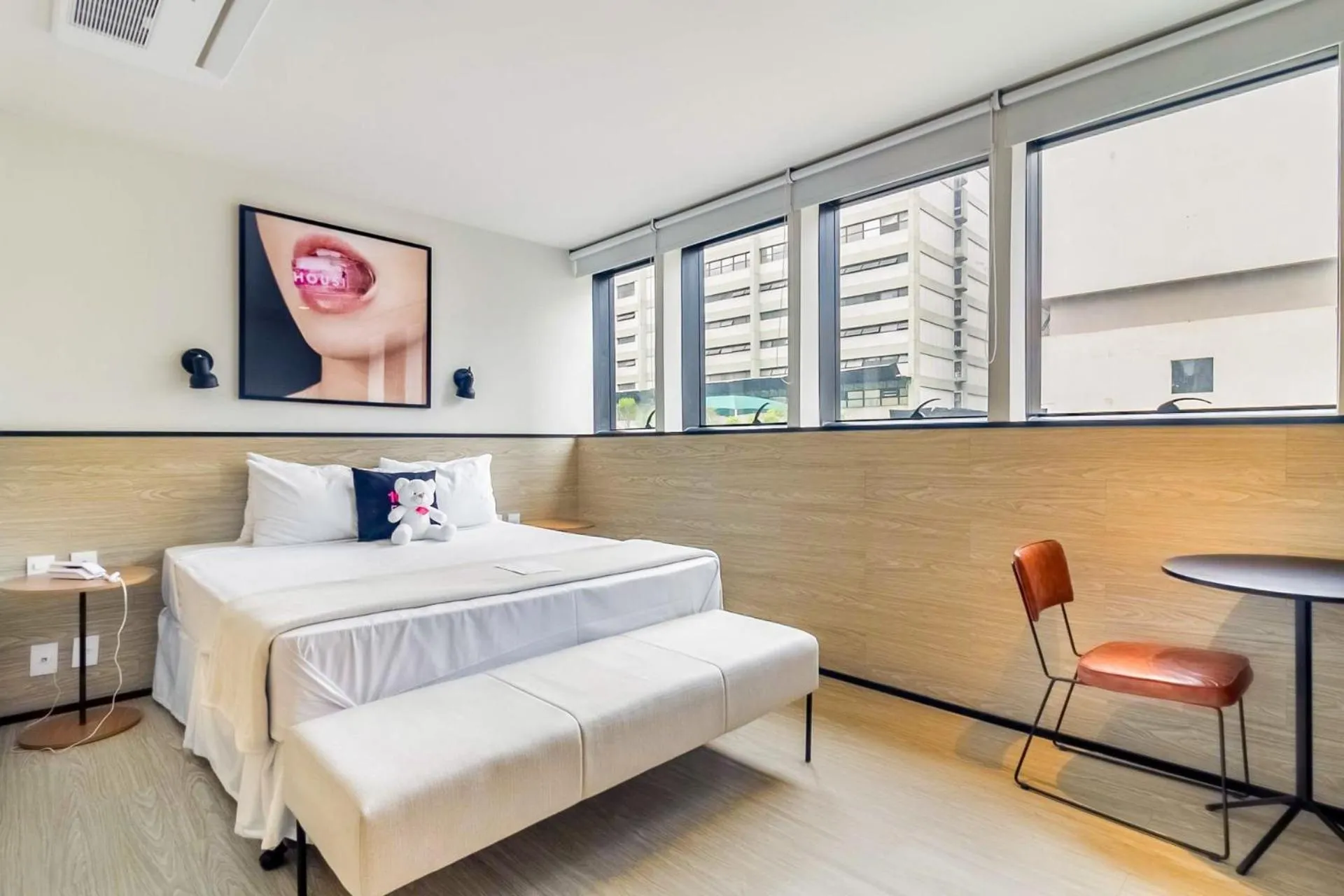 Bed in Housi Paulista