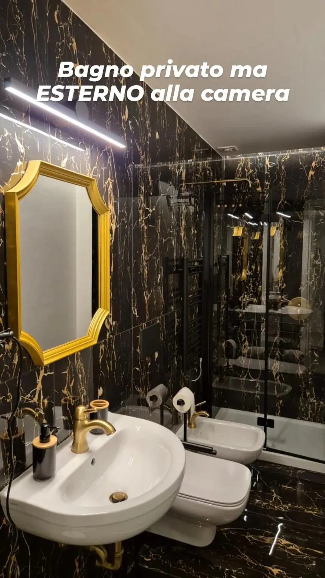 Double Room with Private External Bathroom in La Memolina B&B Double Room with Private External Bathroom in La Memolina B&B