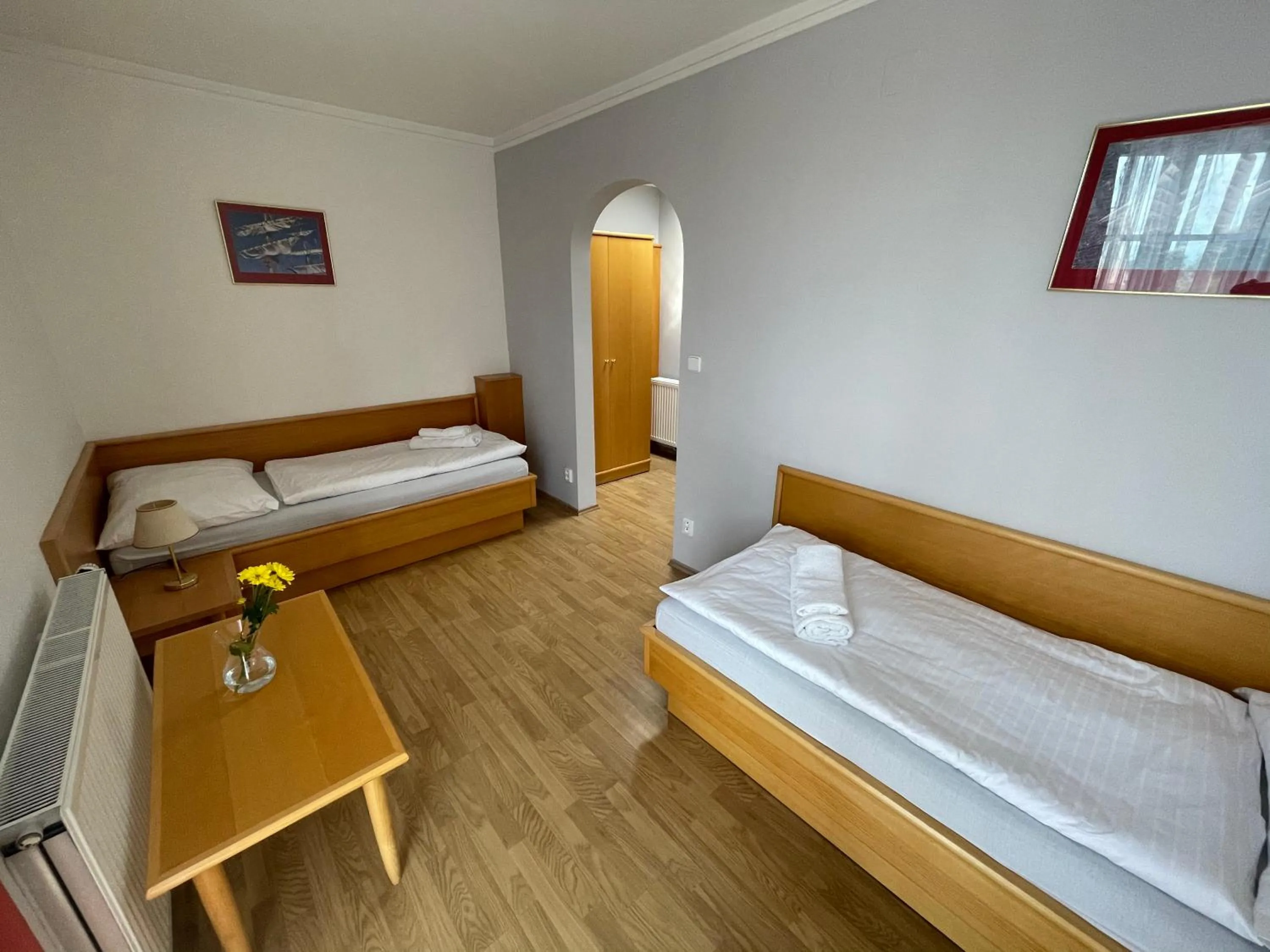 Bed in Hotel Laguna & restaurant